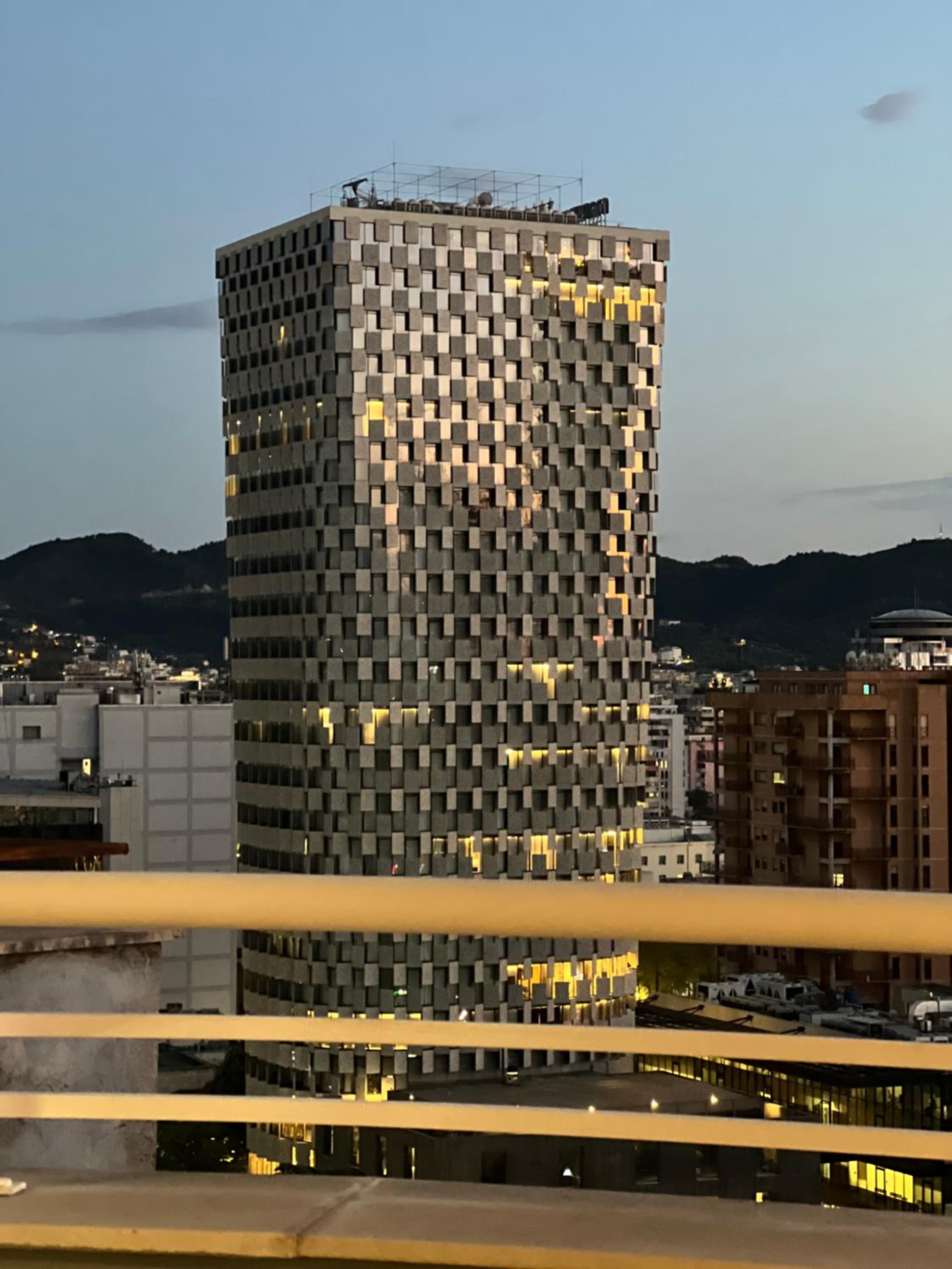 Tirana My Roots - NETI Museum Apartment Breathtaking View