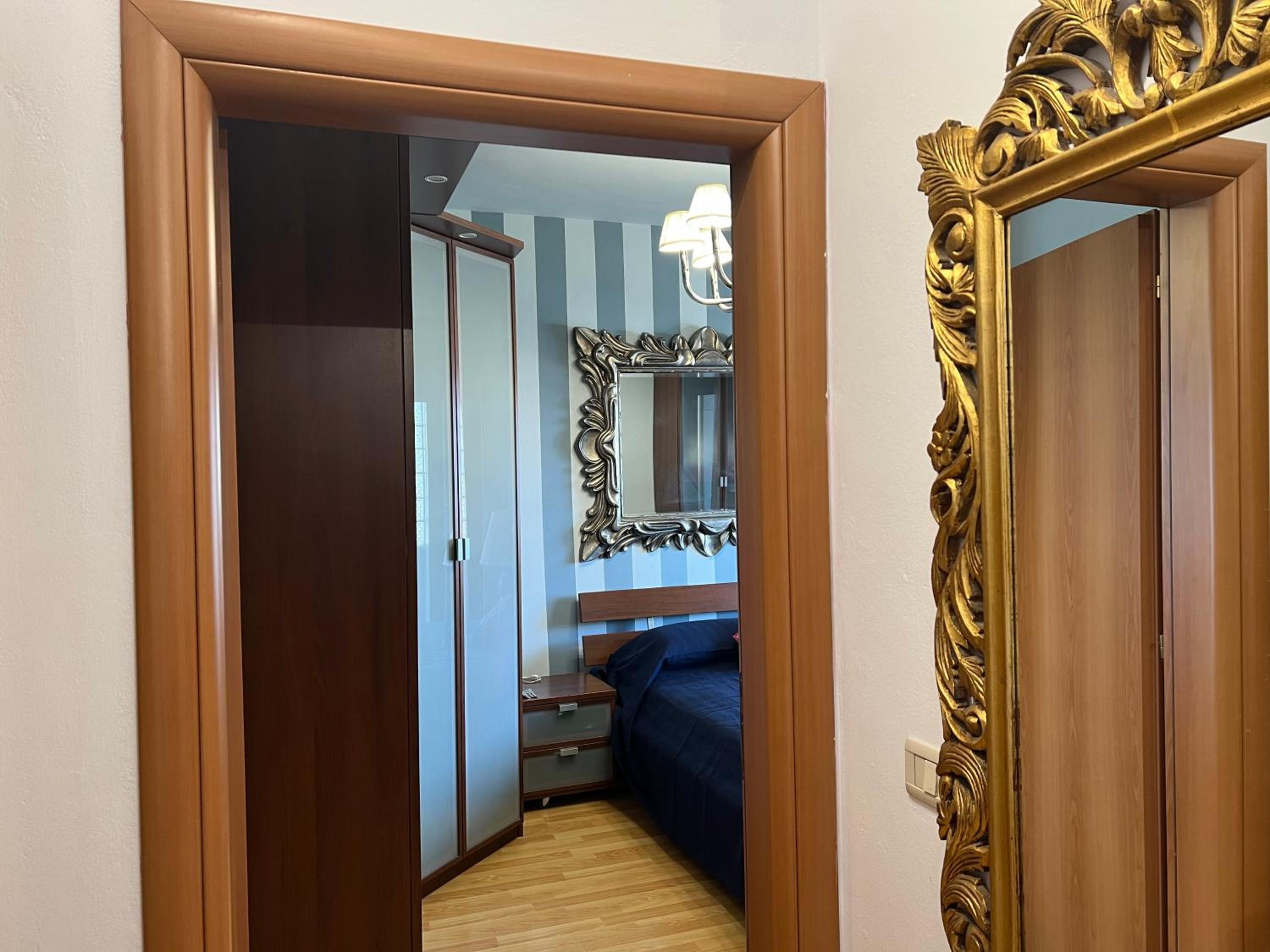 Tirana My Roots - NETI Museum Apartment Breathtaking View