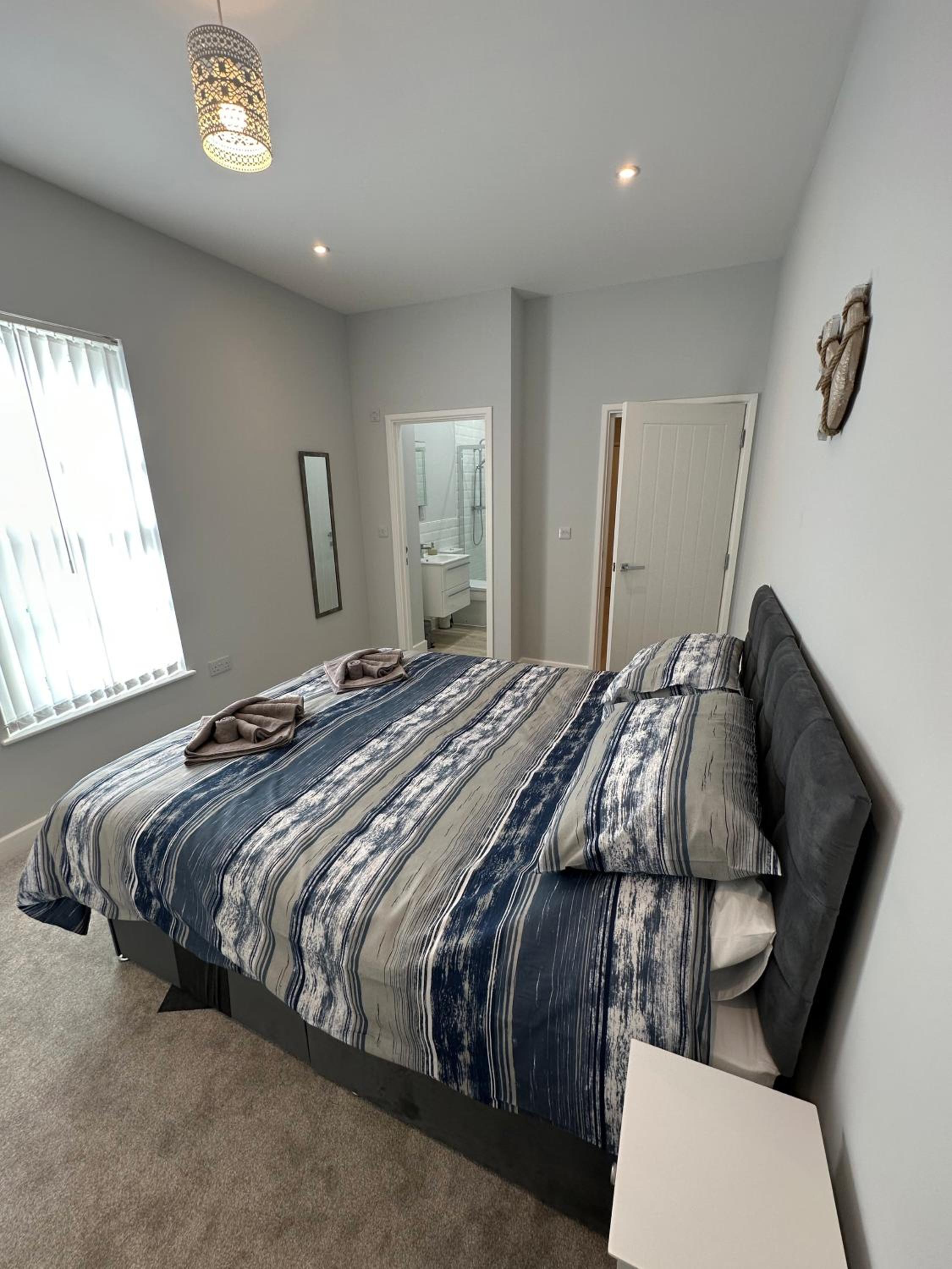 Ocean View Suite - Near Hythe - On Beach Seafront - Private Parking view 4