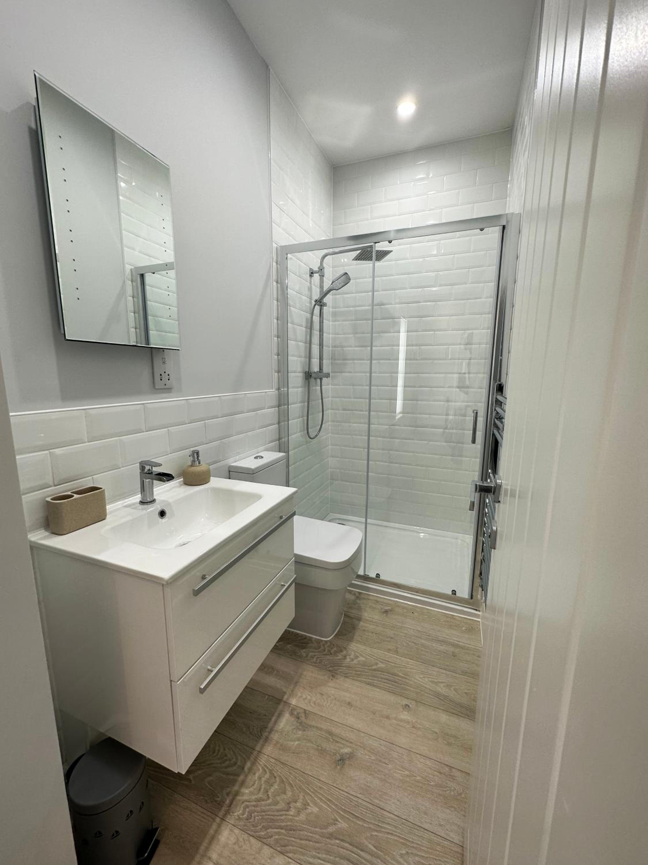 Ocean View Suite - Near Hythe - On Beach Seafront - Private Parking view 5