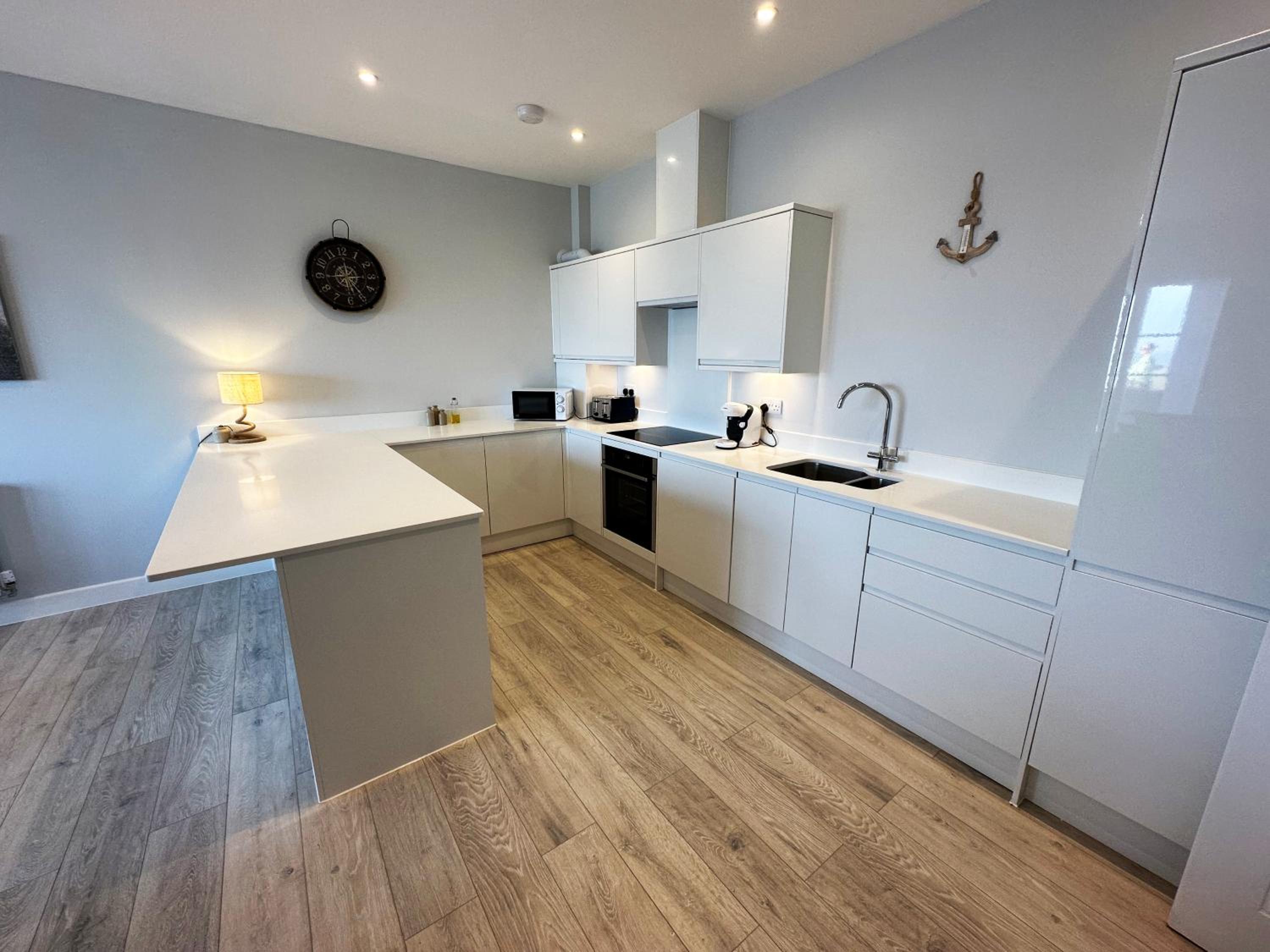Ocean View Suite - Near Hythe - On Beach Seafront - Private Parking view 2