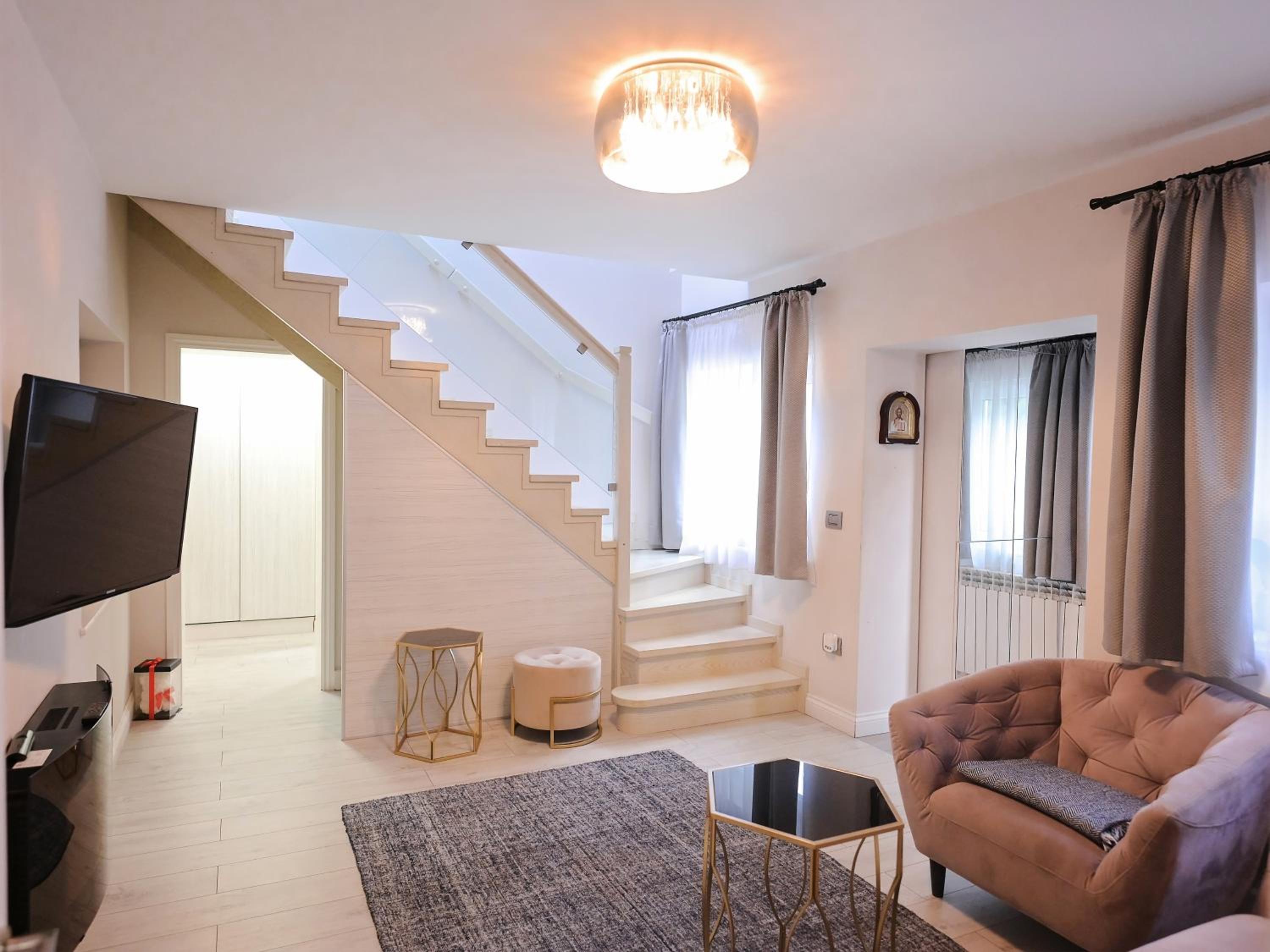 ASE Premium House view 4