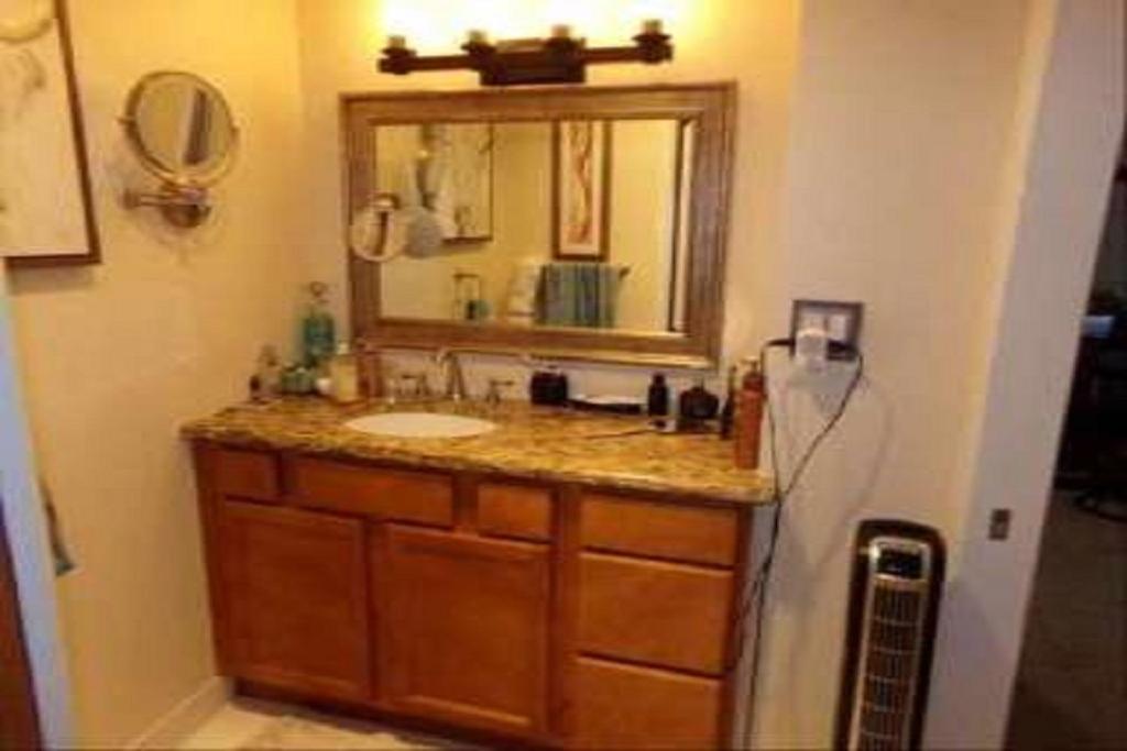 BEAUTIFUL CONDO TOTALLY UPDATED