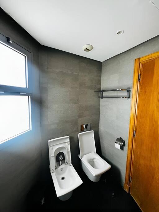 Charming Ocean-View Studio Marina view 4