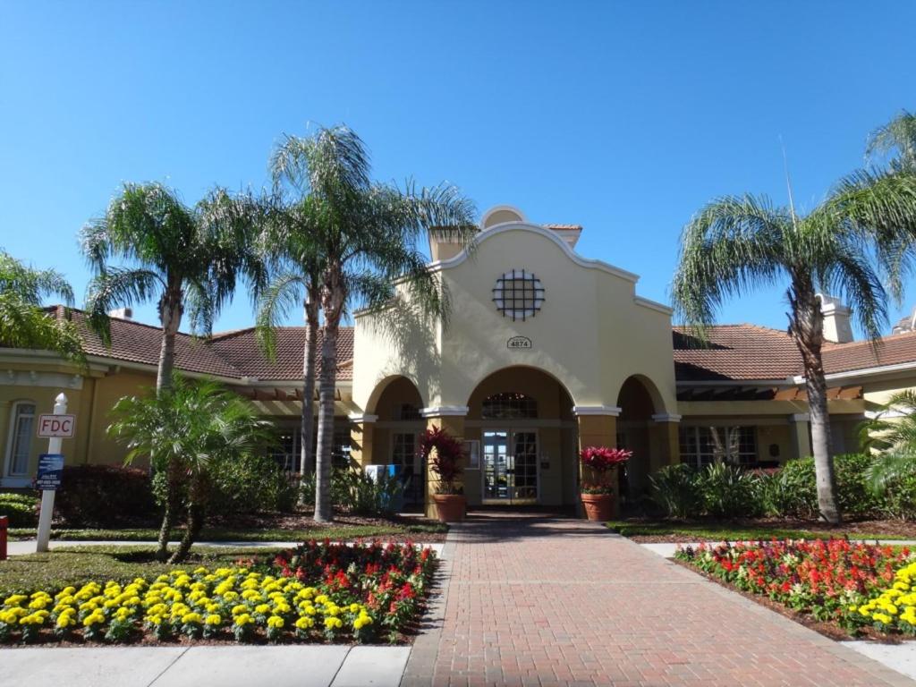 Universal Studios Area Apartment