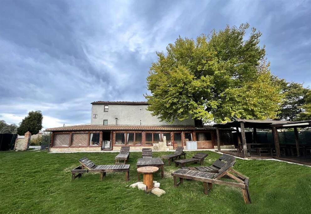Casale Viozzi - Casa Vacanze con piscina nelle Marche