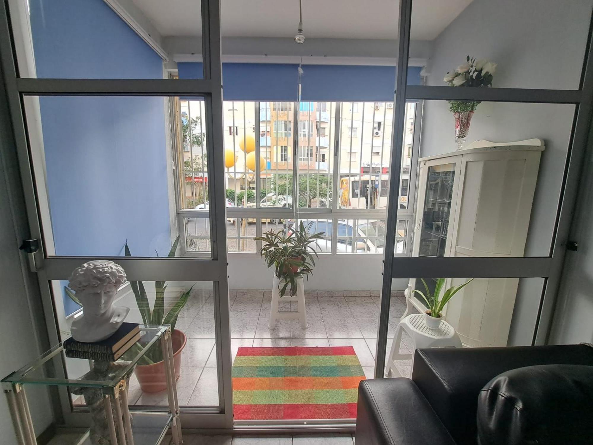 Quarto amplo do apartamento no Palmarejo