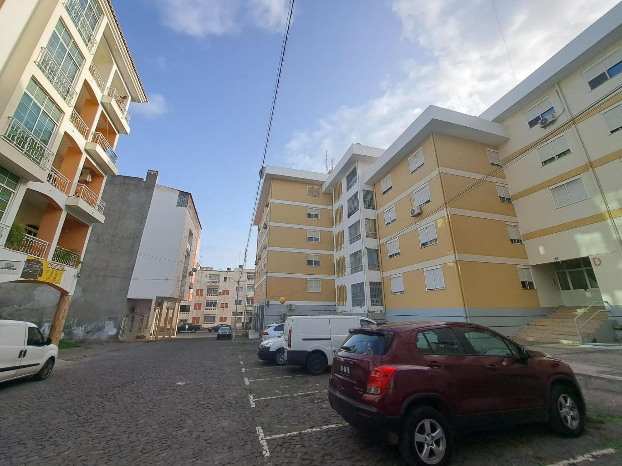 Quarto amplo do apartamento no Palmarejo
