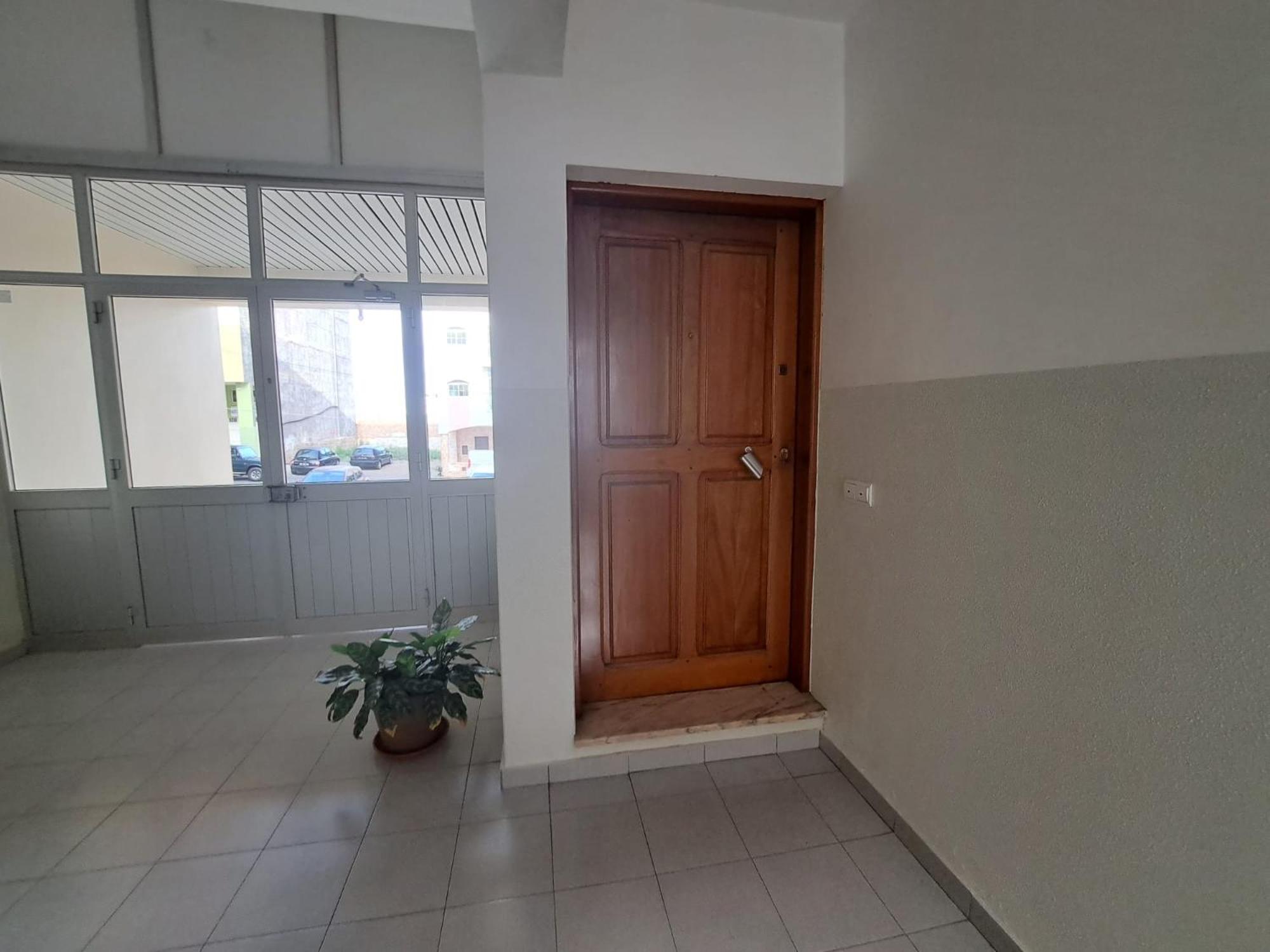 Quarto amplo do apartamento no Palmarejo
