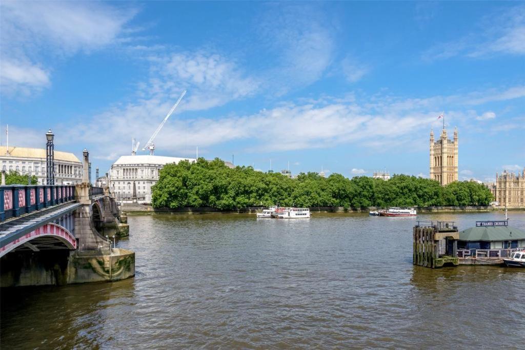 Westminster Large Apartment