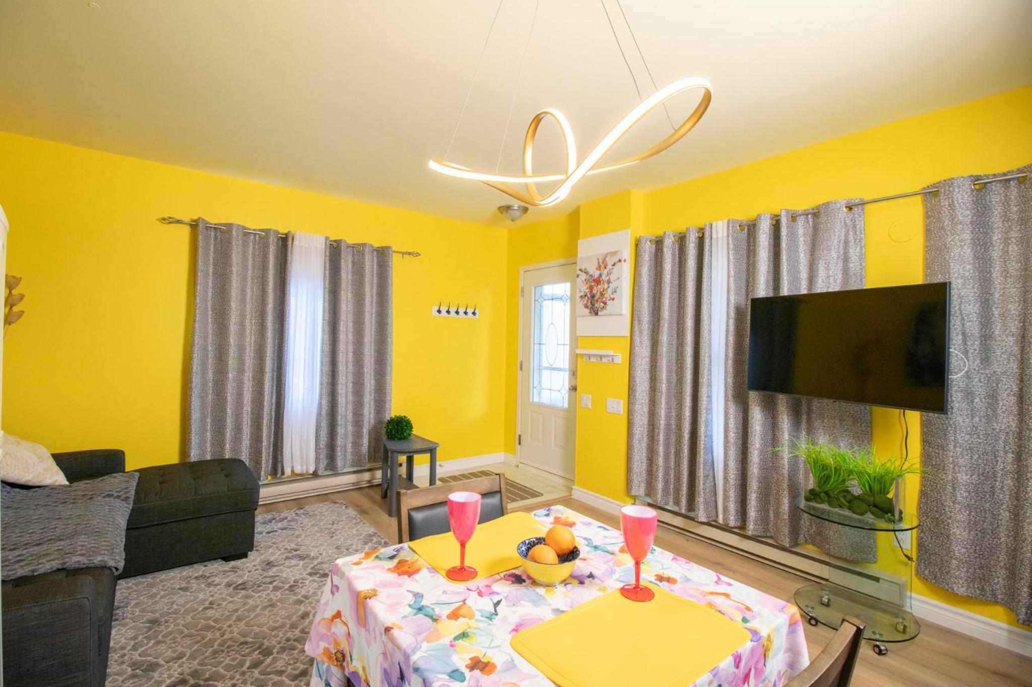 Trois-rivieres Vacations - Maisonnette dans la nature en pleine ville. - Property Image 3