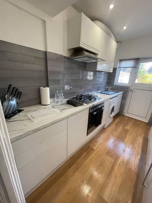 3Bed house in southeast London view 5