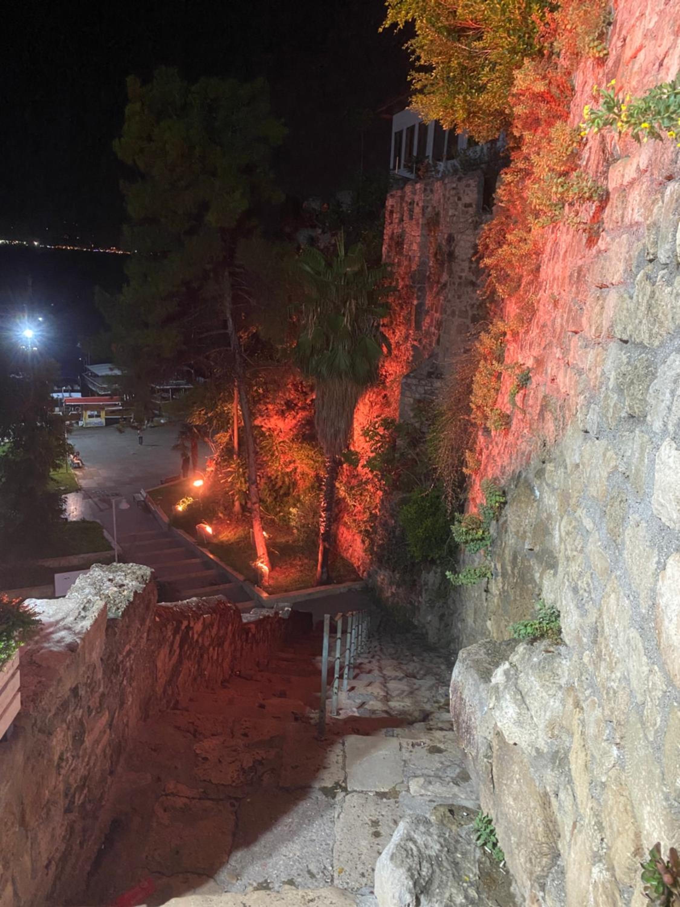 İn The Middle Otel - Image 59