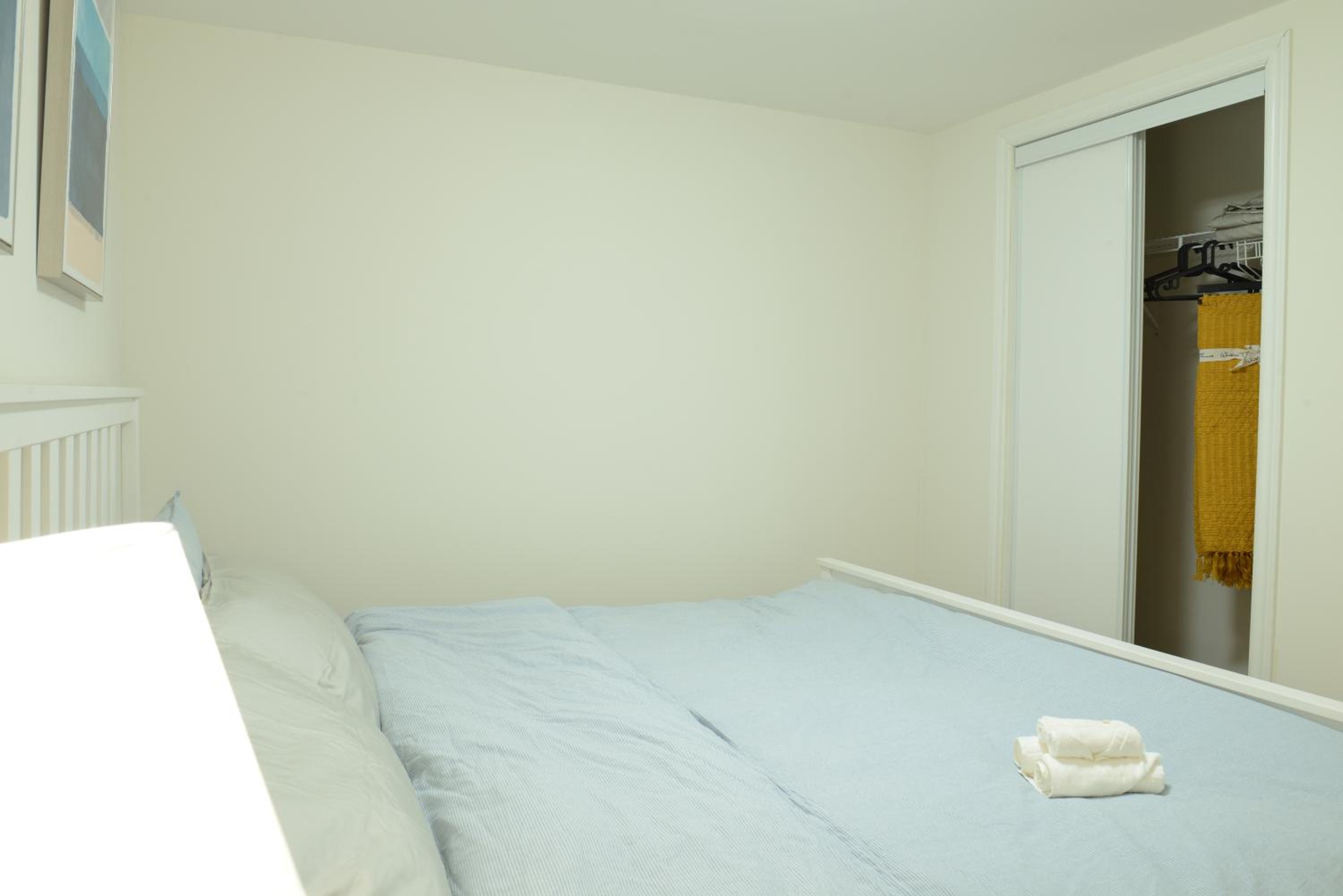 Spacious 2-Bed-Room near Yonge & Major Mackenzie