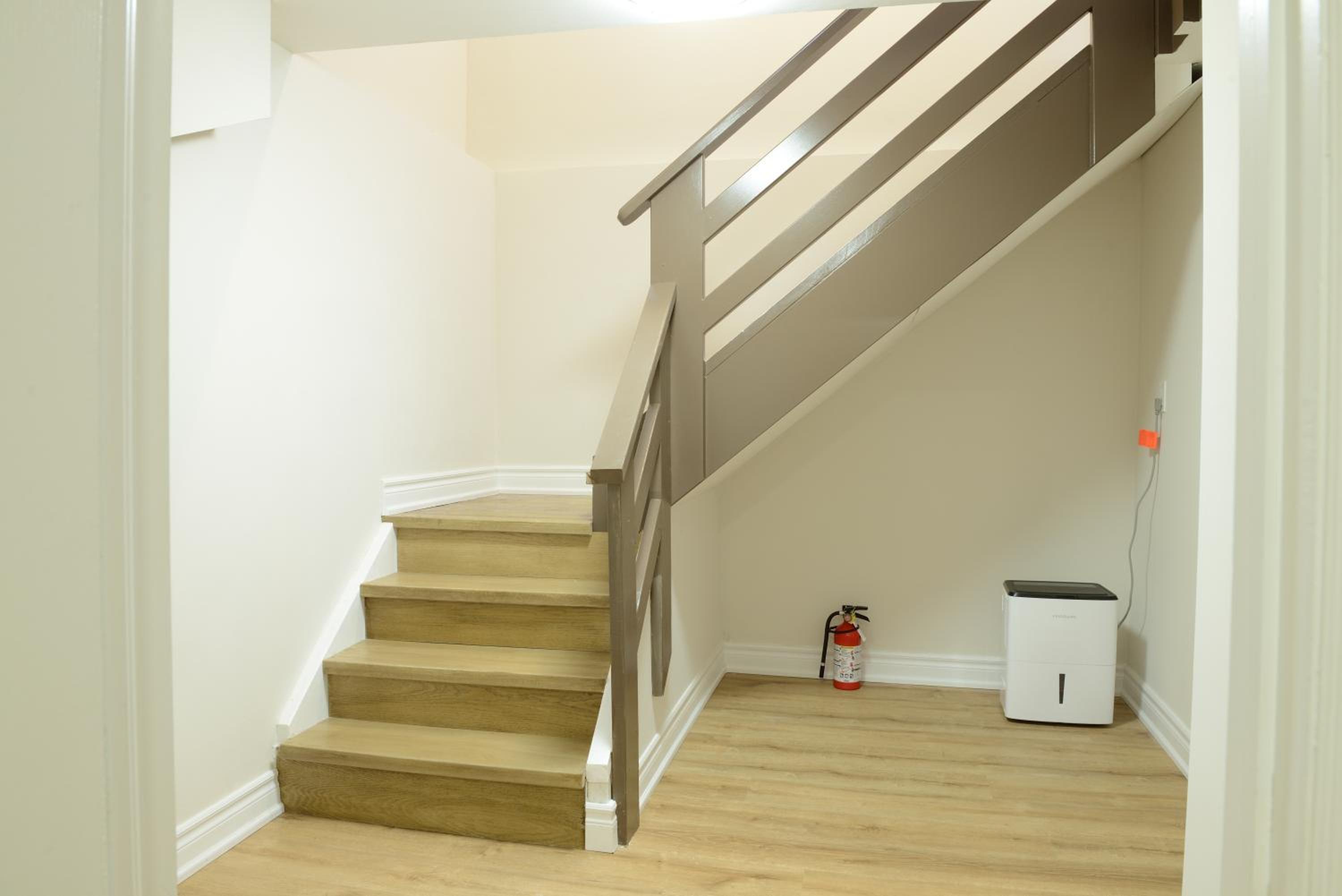 Spacious 2-Bed-Room near Yonge & Major Mackenzie