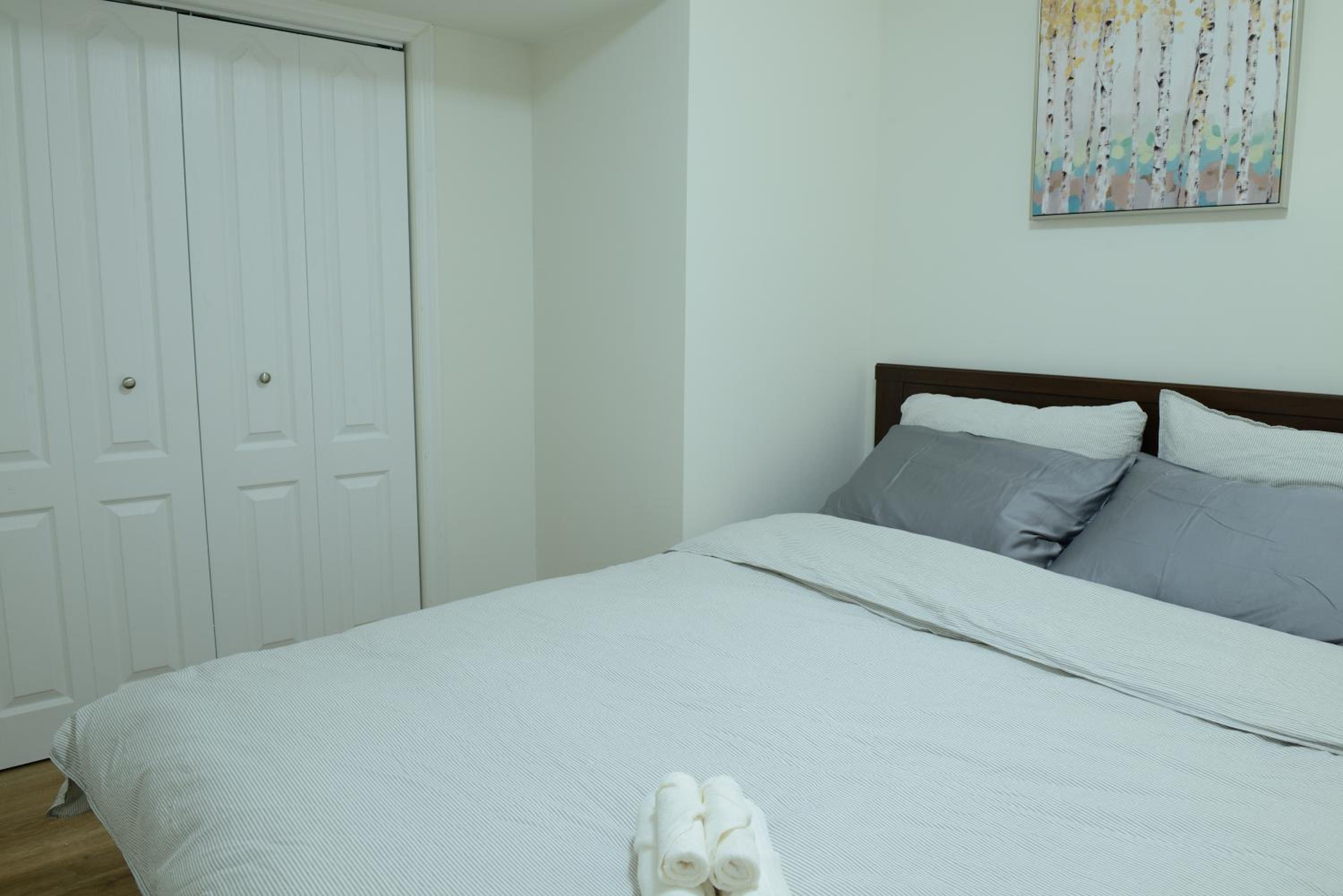 Spacious 2-Bed-Room near Yonge & Major Mackenzie