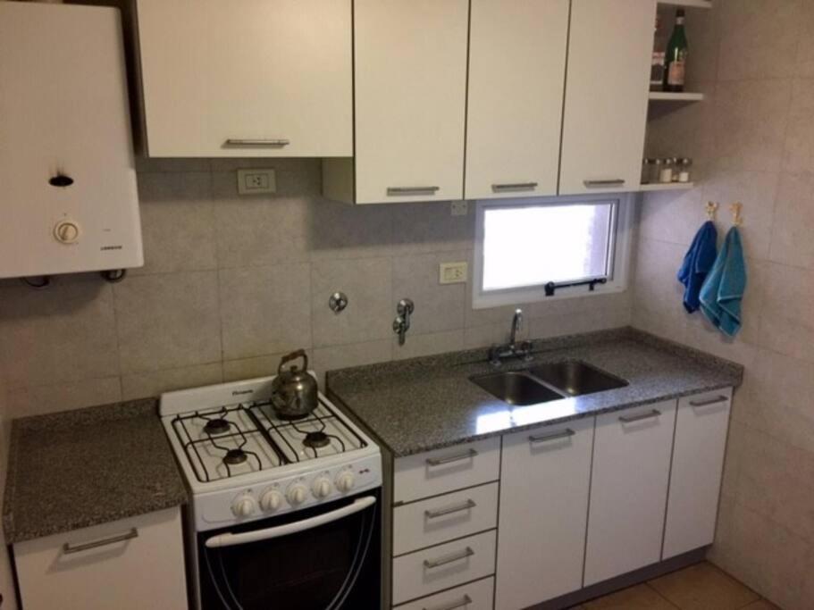 Depto moderno. Excelente ubicación con Cochera