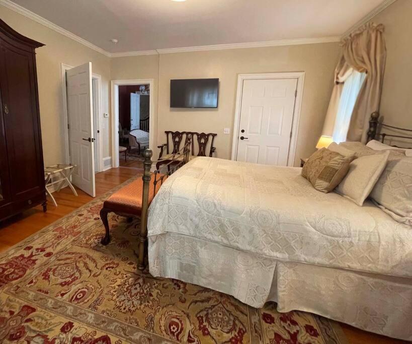 Mount Merino Manor