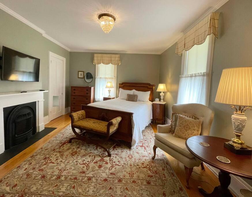 Mount Merino Manor