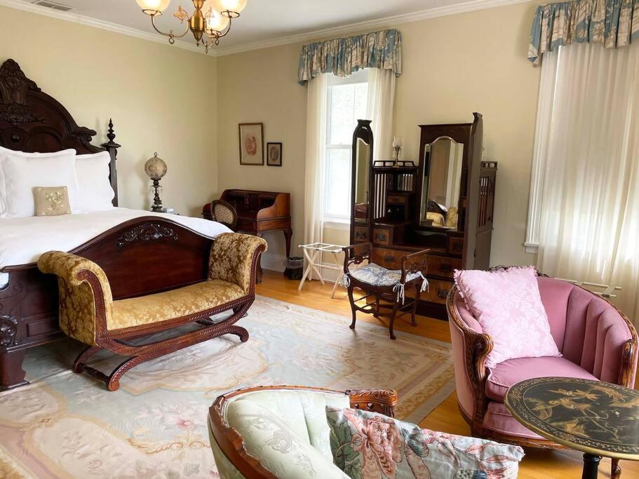 Mount Merino Manor
