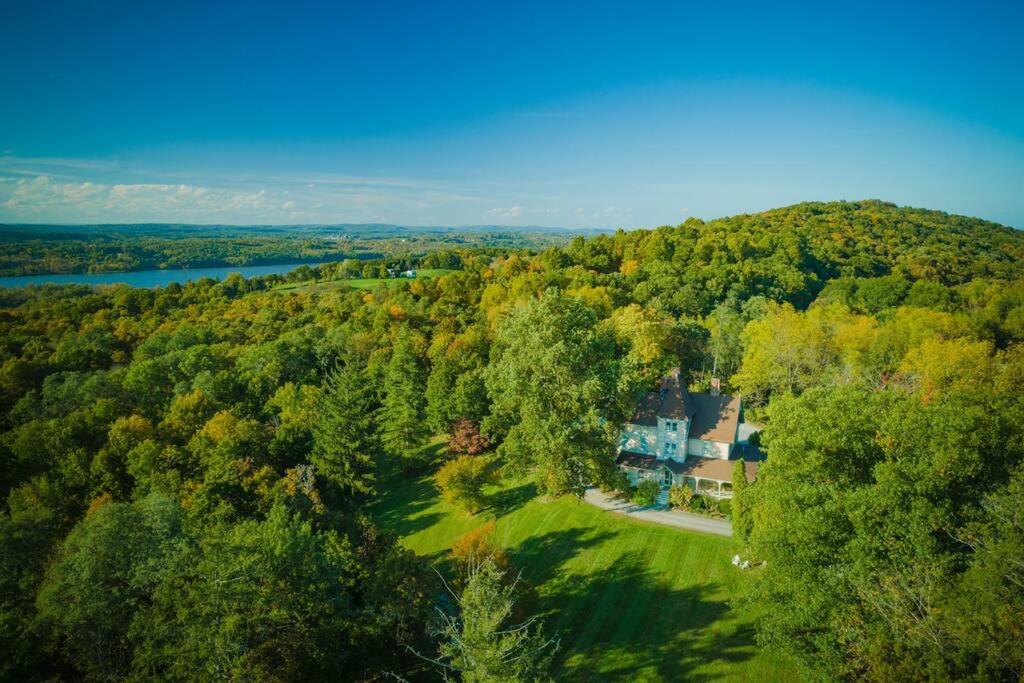 Mount Merino Manor
