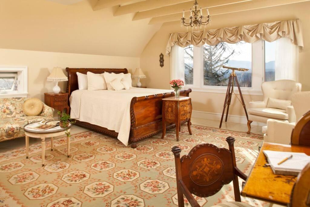 Mount Merino Manor