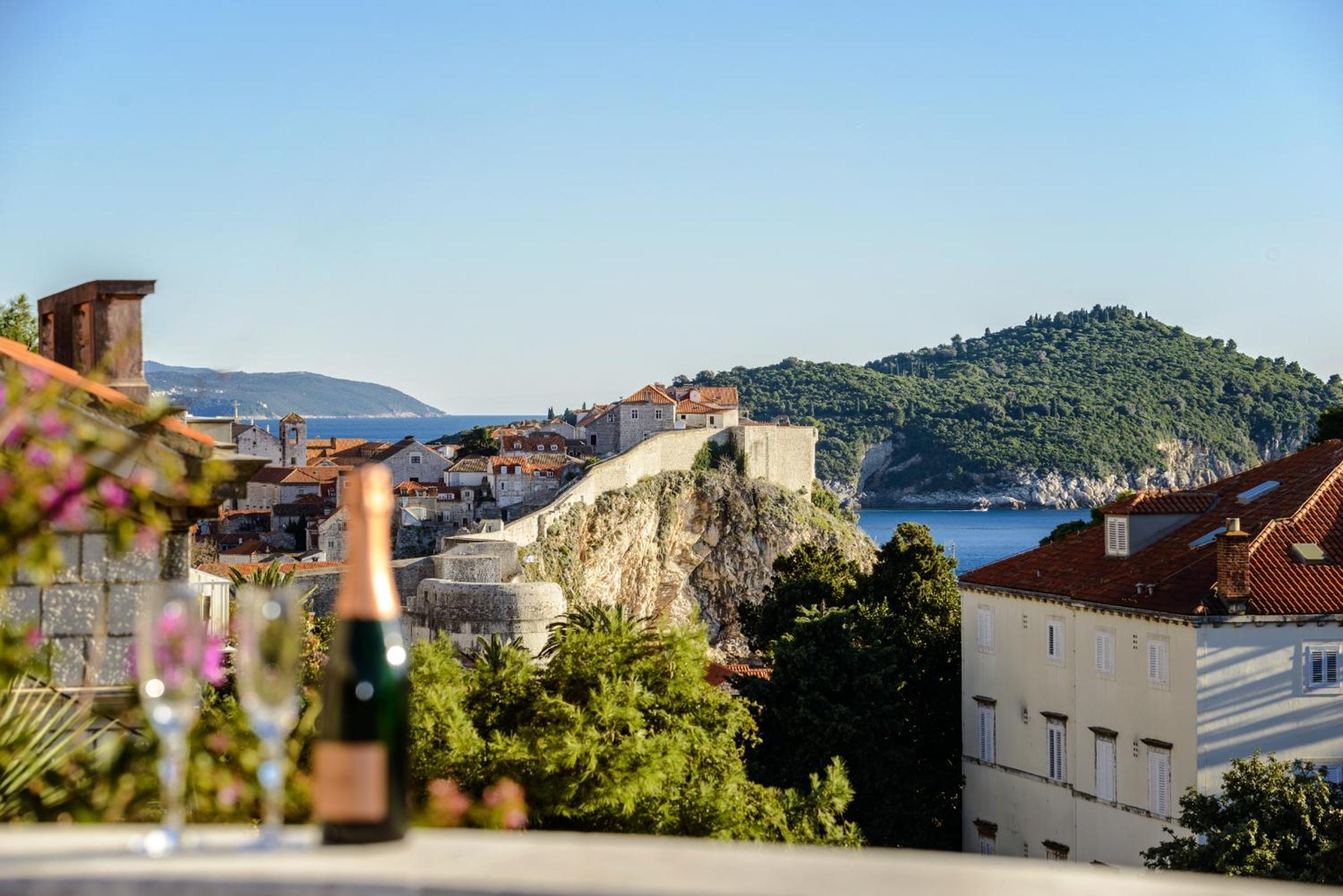Villa Mediteran Old Town, 5 En-Suites and Hot Tub