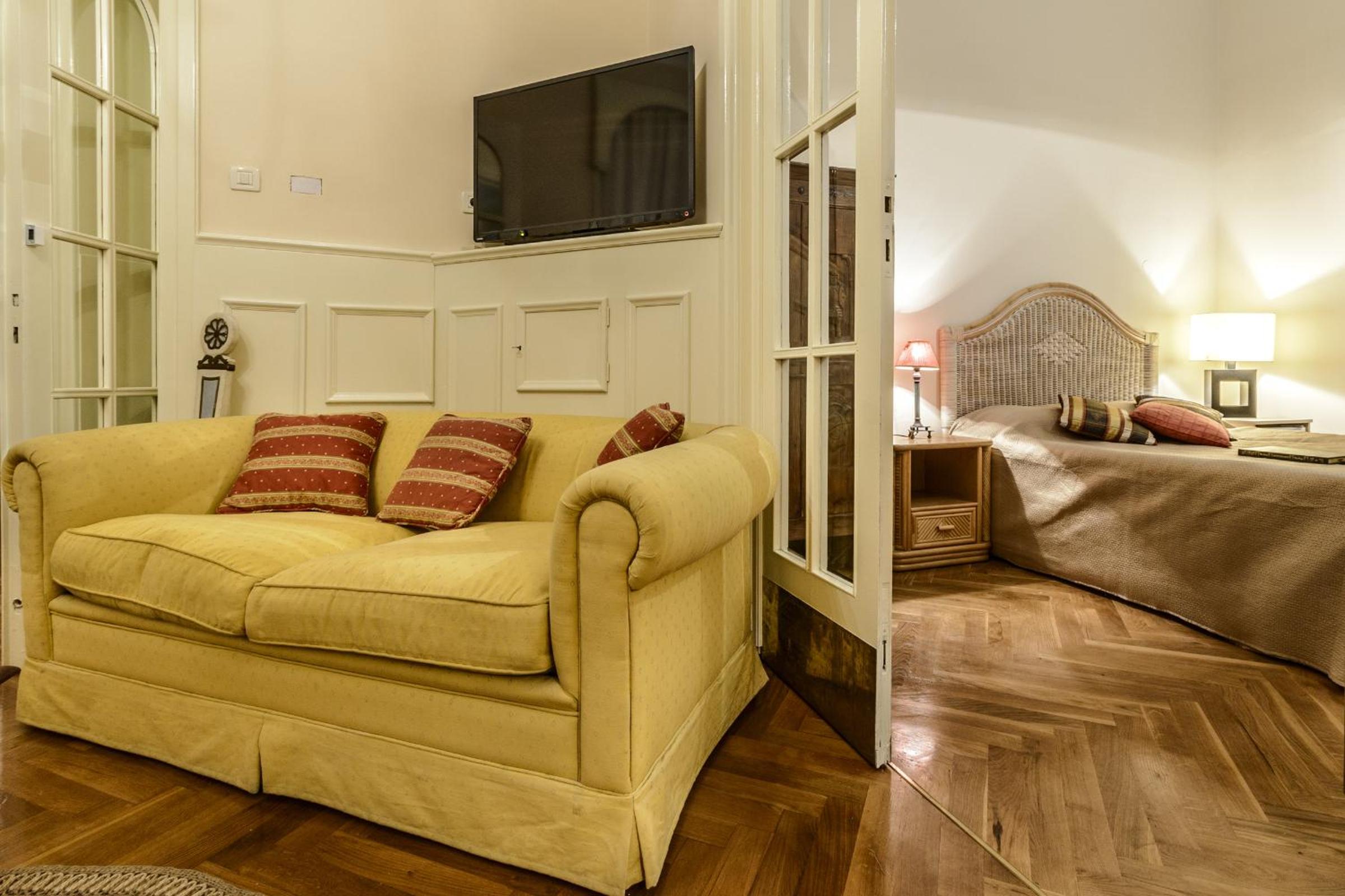 Villa Mediteran Old Town, 5 En-Suites and Hot Tub