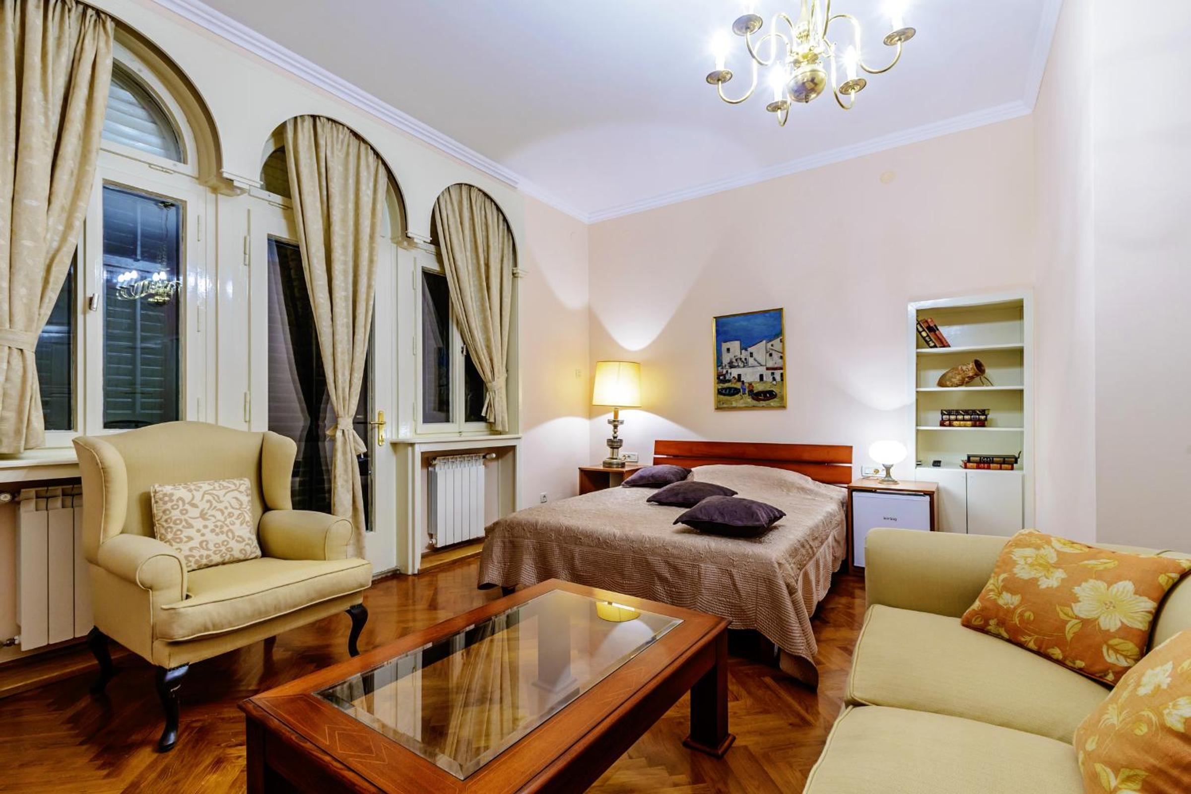 Villa Mediteran Old Town, 5 En-Suites and Hot Tub