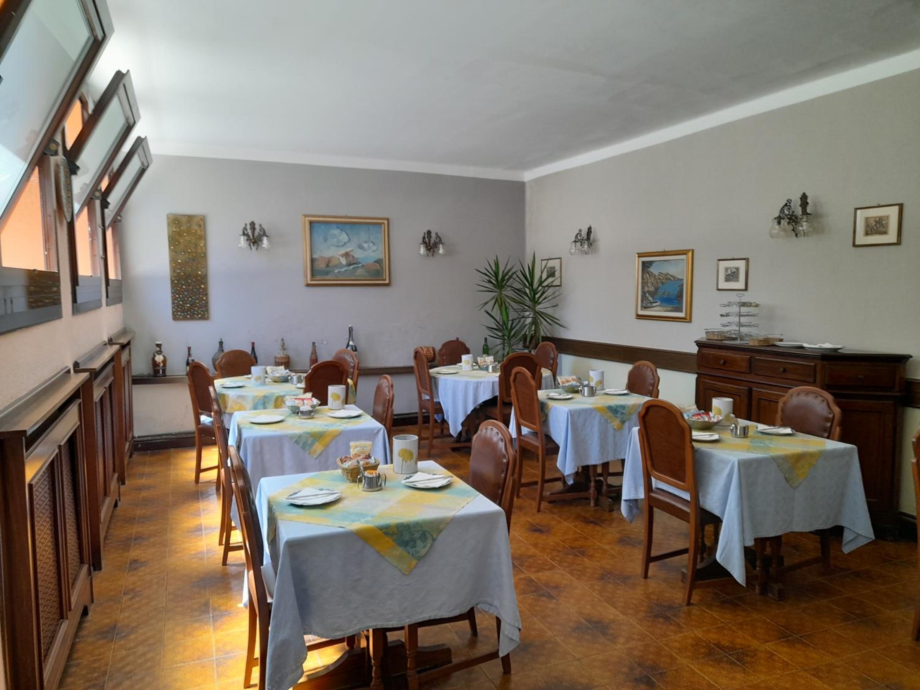 restaurant