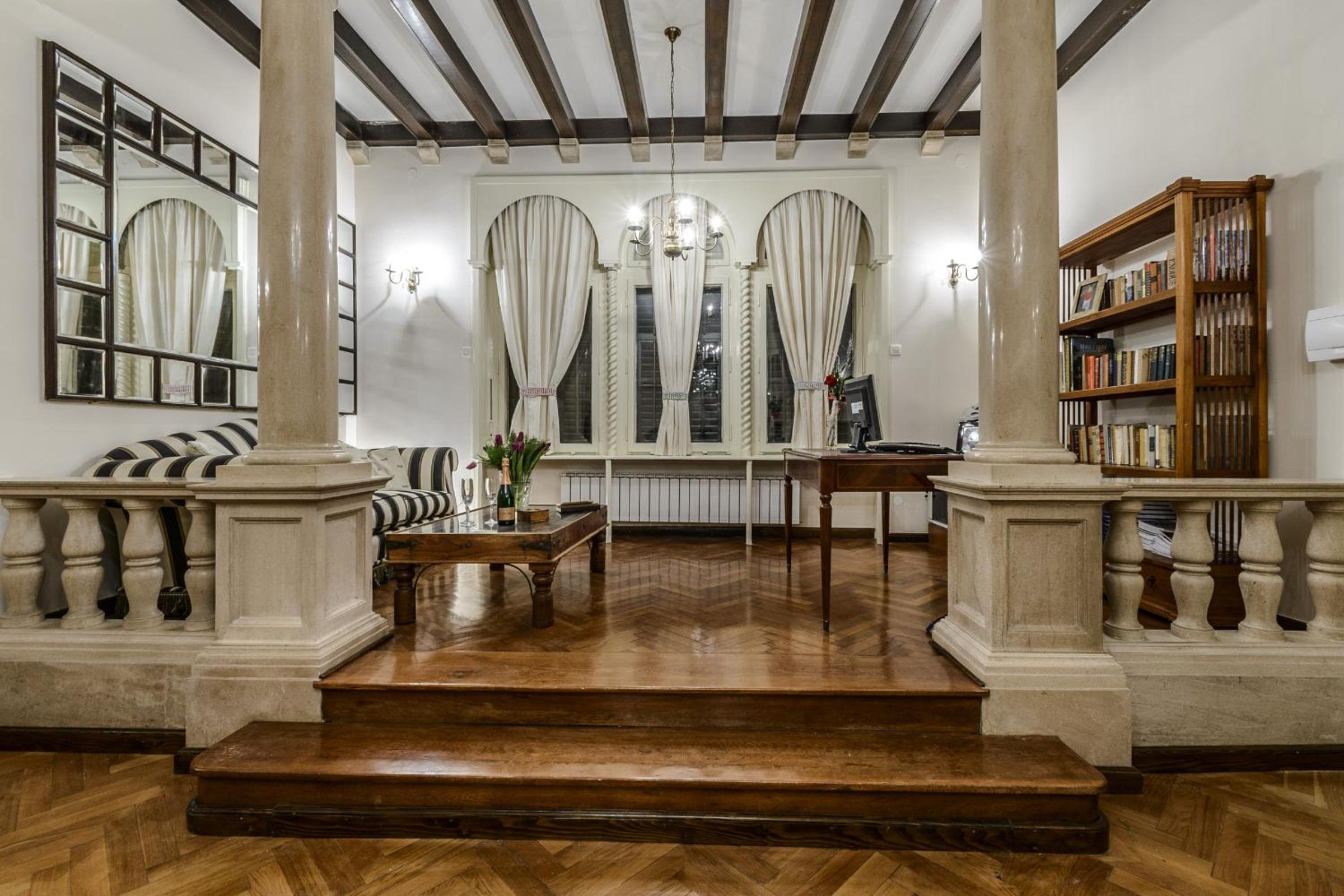 Villa Mediteran Old Town, 5 En-Suites and Hot Tub
