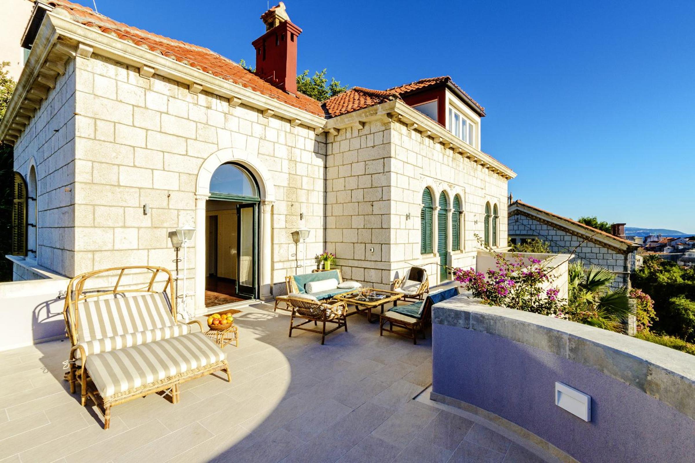 Villa Mediteran Old Town, 5 En-Suites and Hot Tub