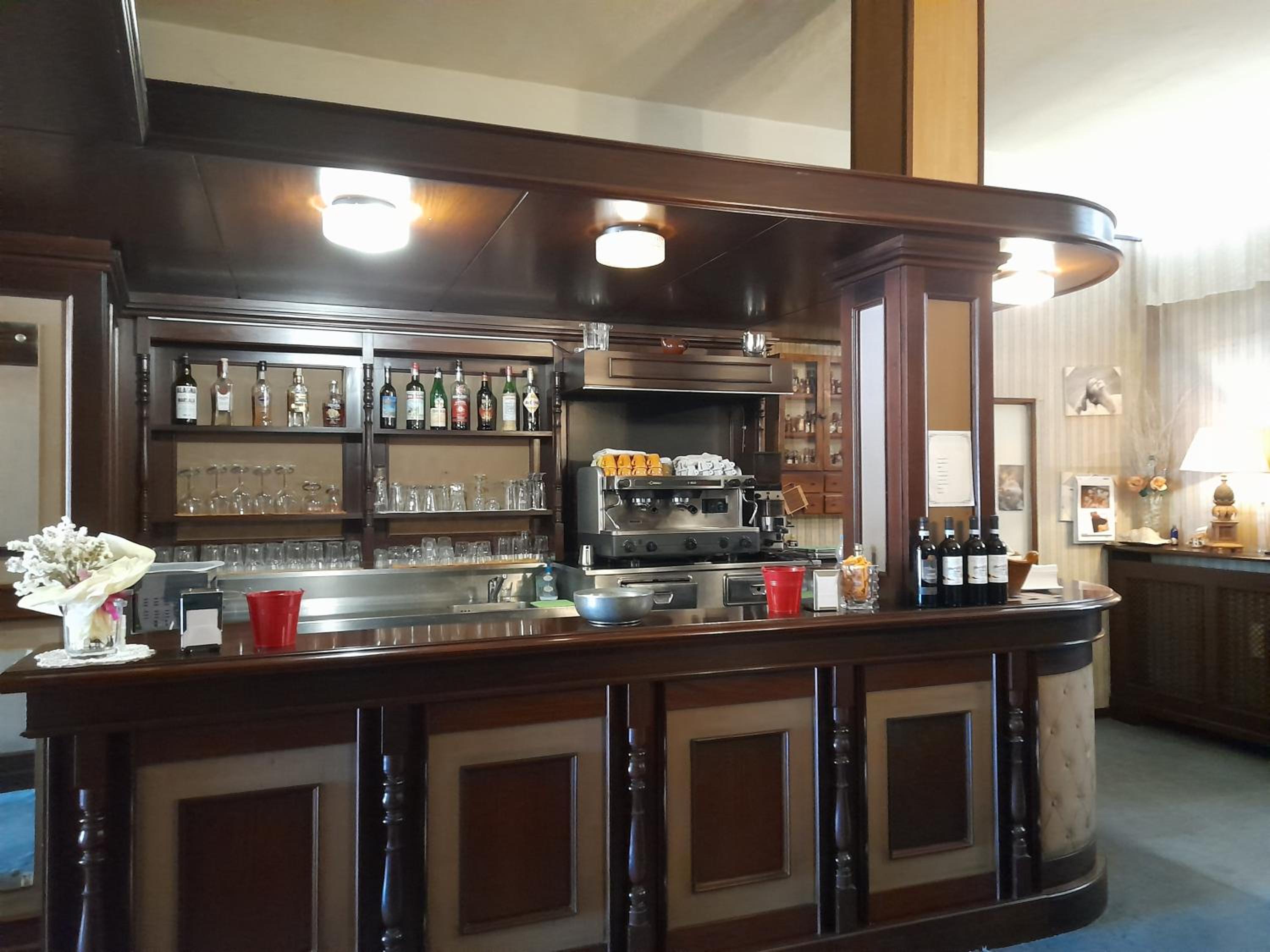 bar