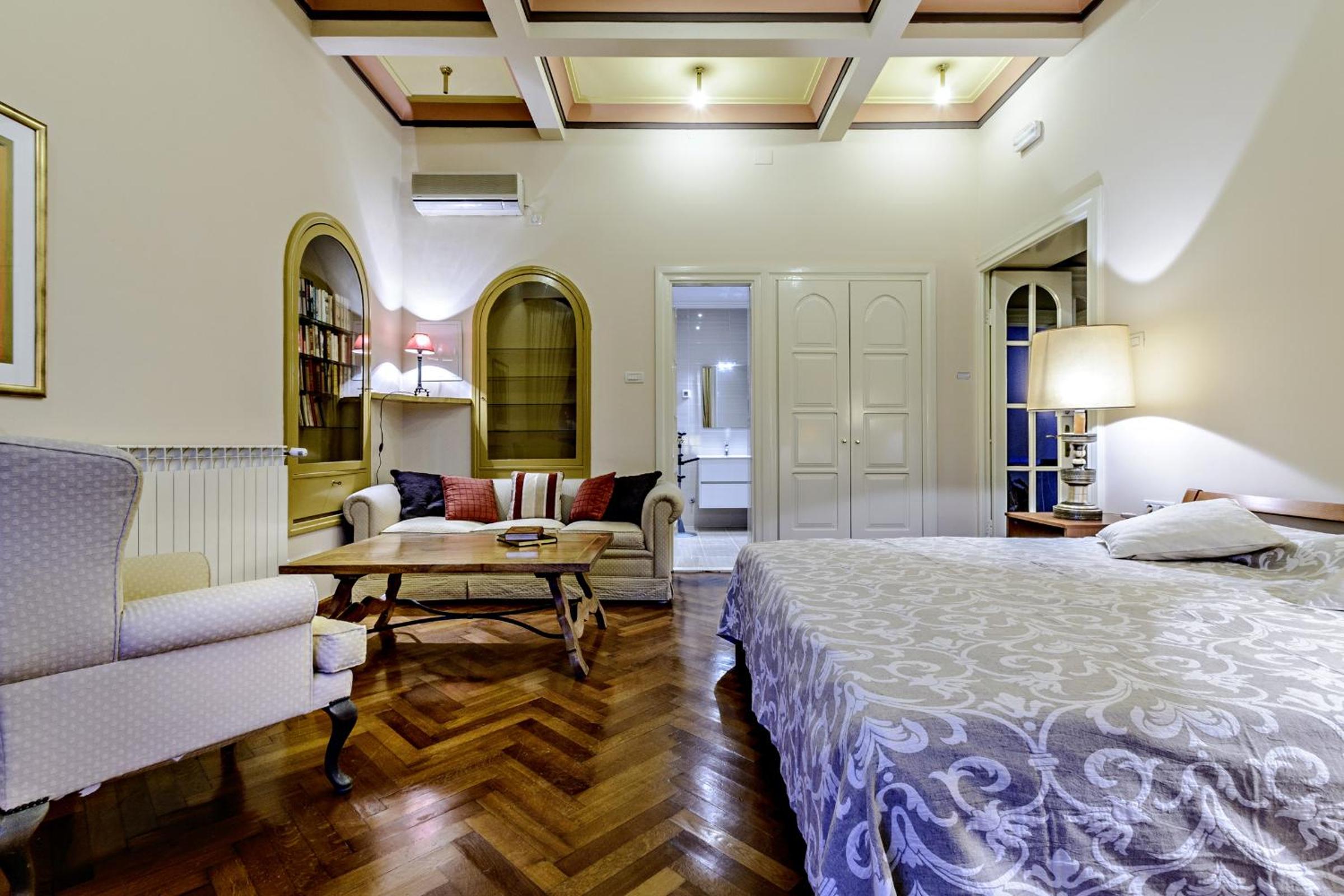 Villa Mediteran Old Town, 5 En-Suites and Hot Tub