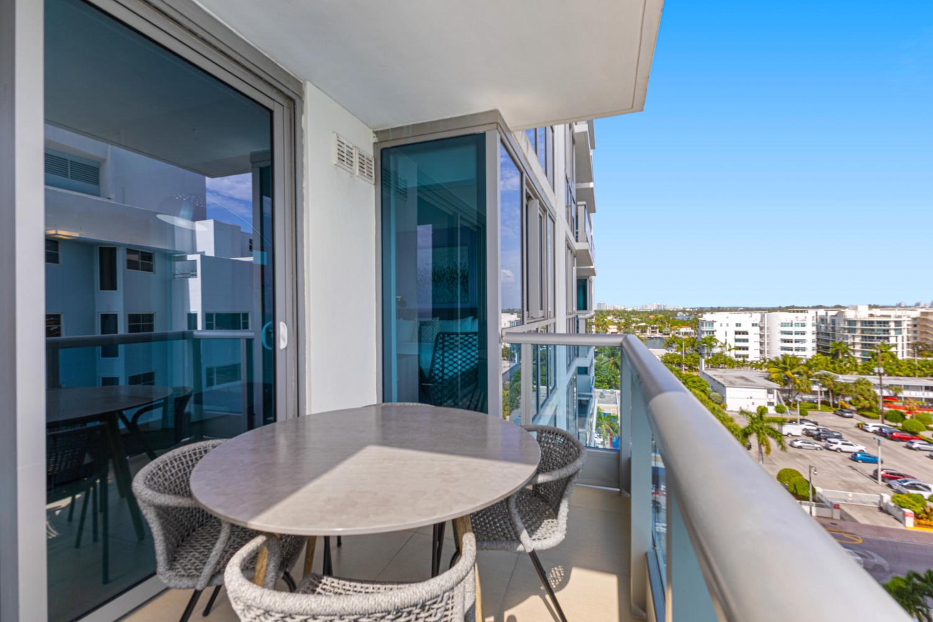 Dharma Home Suites Miami Beach at Monte Carlo