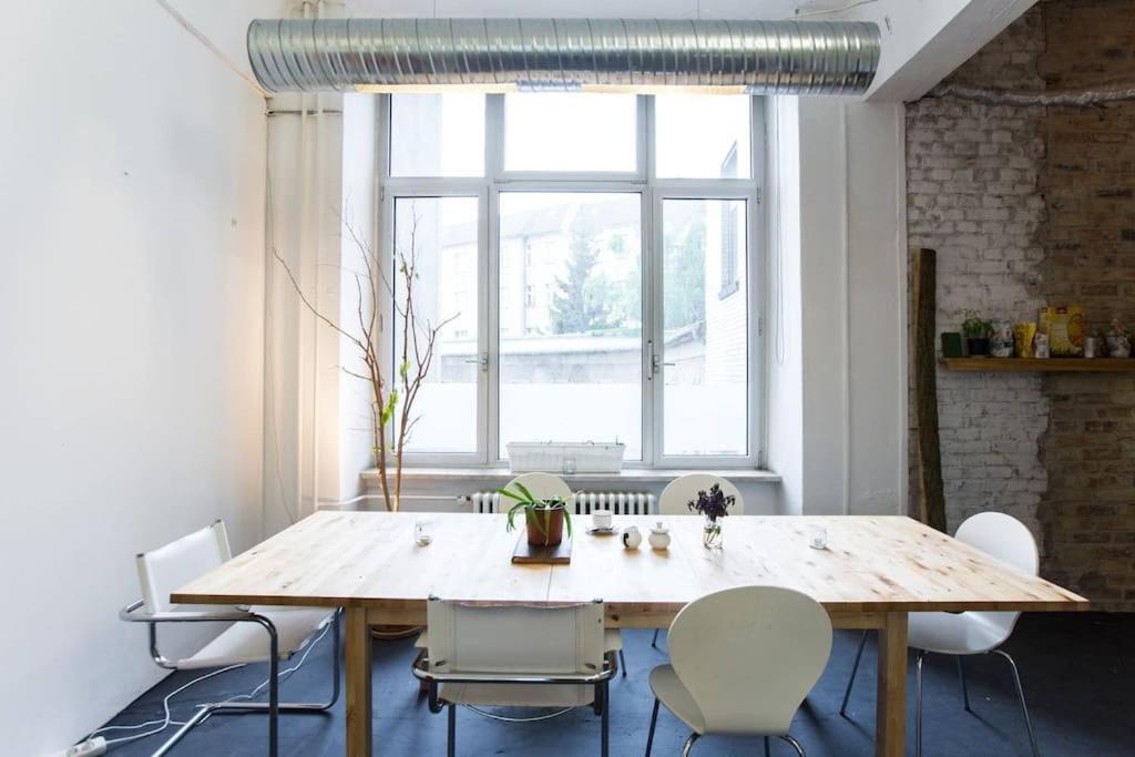 200qm Loft for Friends and Family - on the Spree!