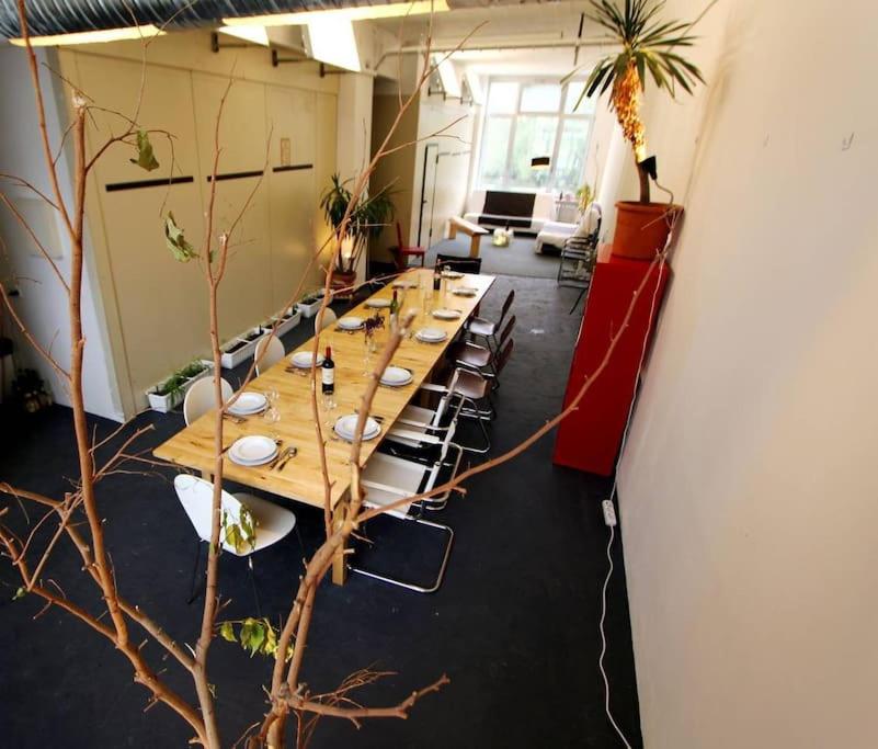 200qm Loft for Friends and Family - on the Spree!