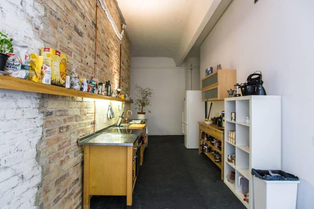 200qm Loft for Friends and Family - on the Spree!