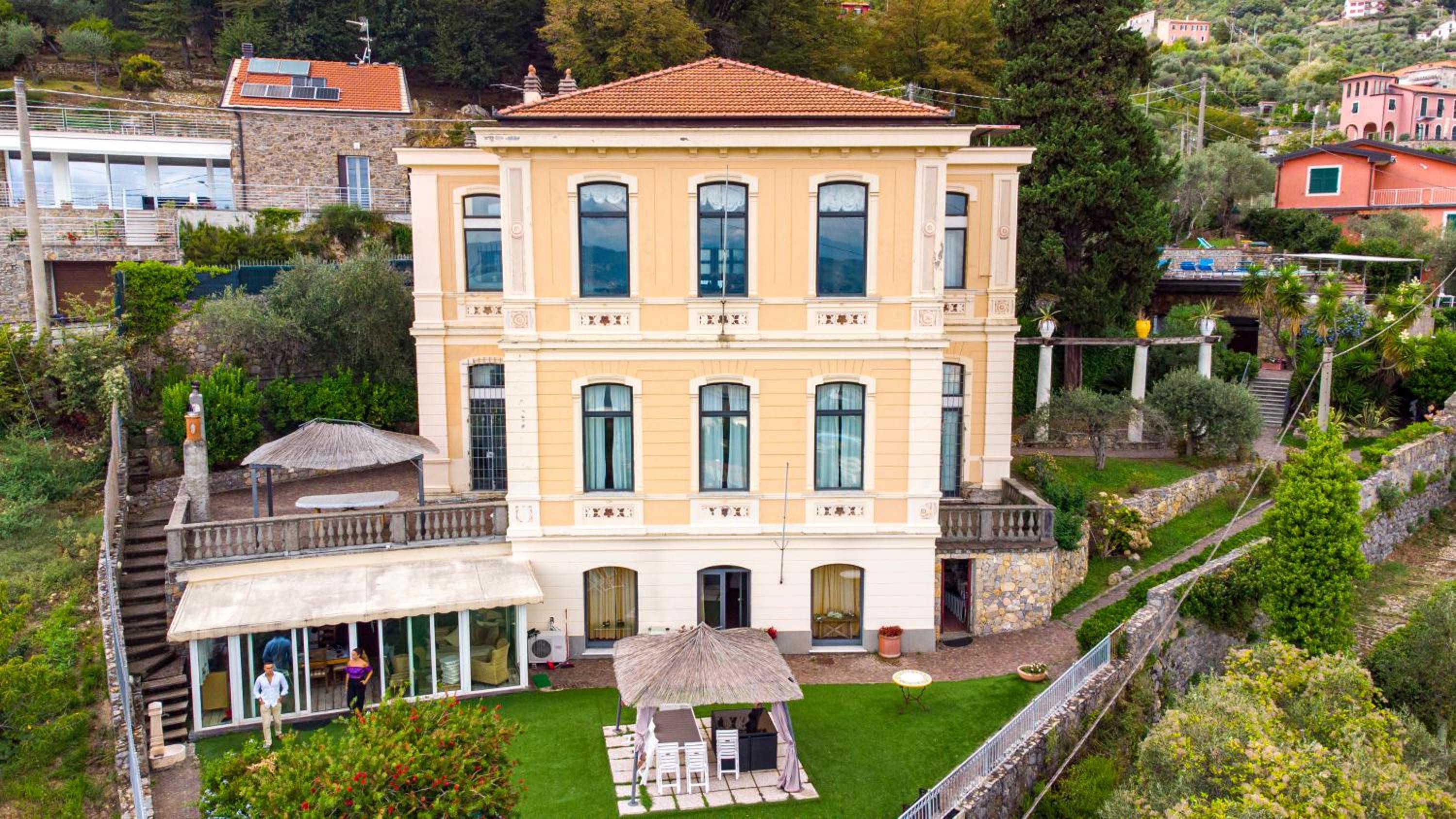 Hotel Villa Le Palme Swimming-Pool & Relax in the Gulf of Poets - Image 1