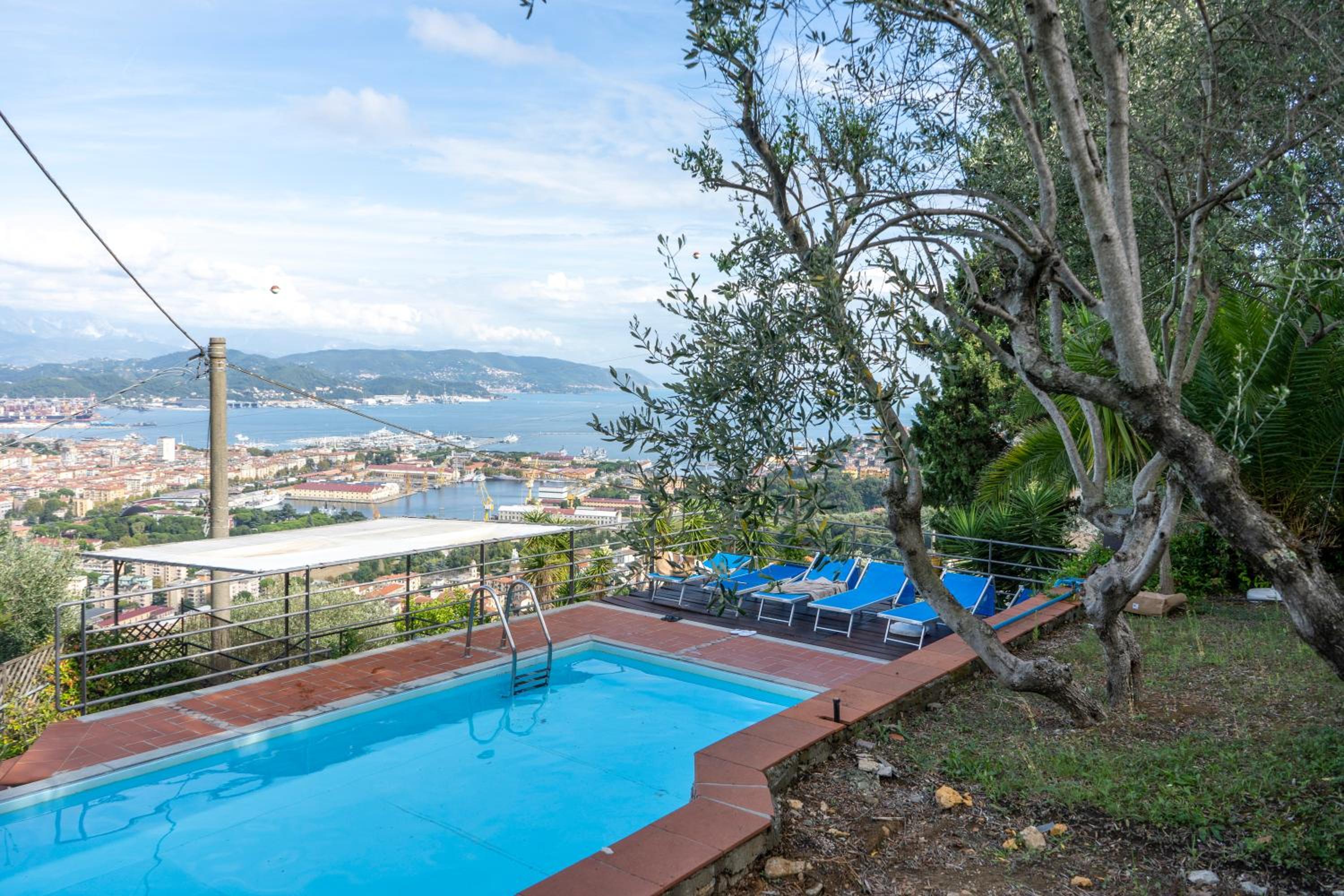 Villa le palme-Pool, garden, terrace & sea view view 3