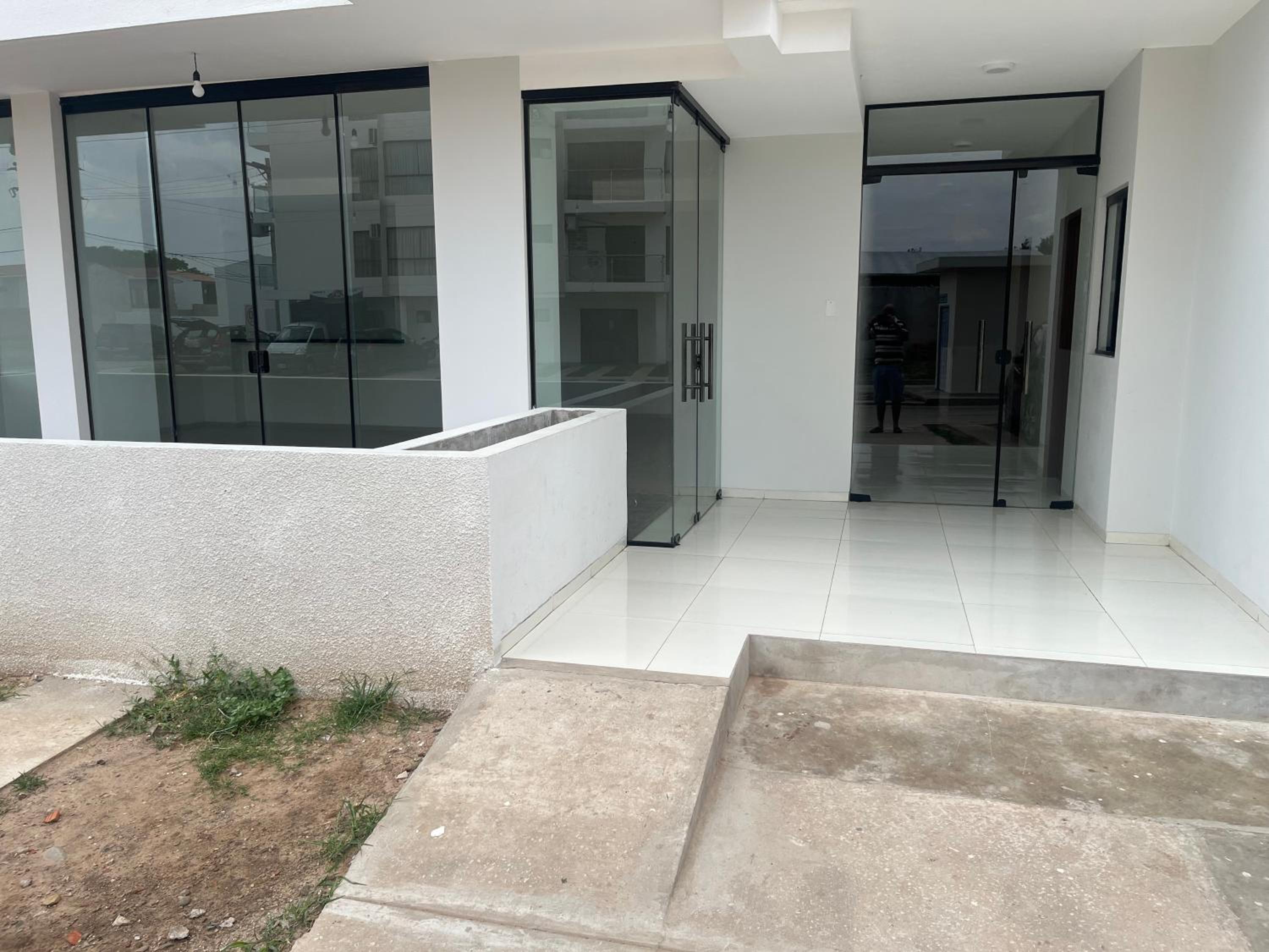 DEPARTAMENTO Y CONDOMINIO RECIEN CONSTRUIDO 2023 zona norte cerca UCEBOL