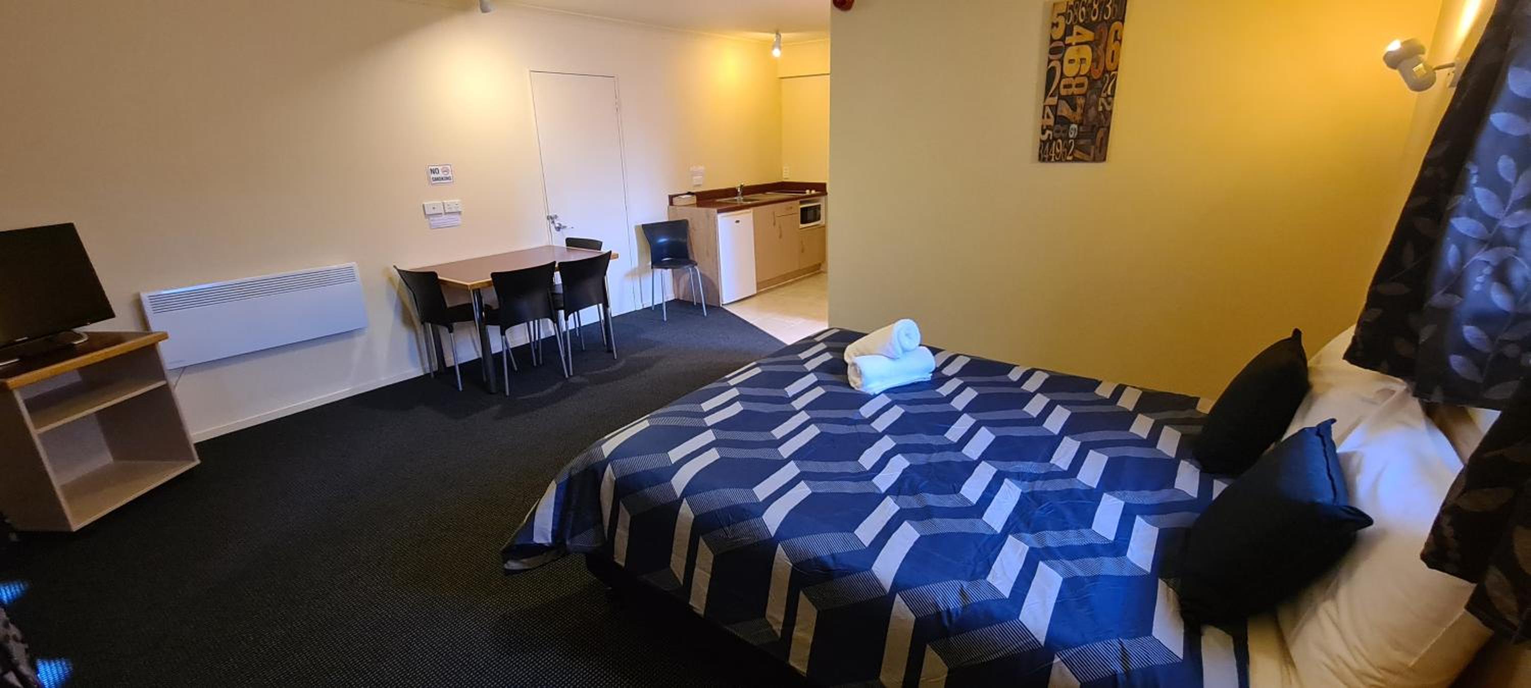 New Castle Motor Lodge