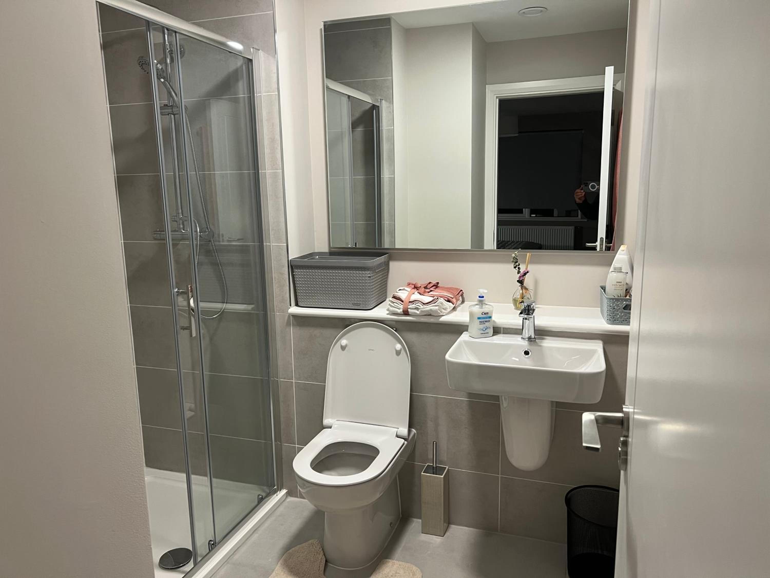 3 bed rooms Vip family house