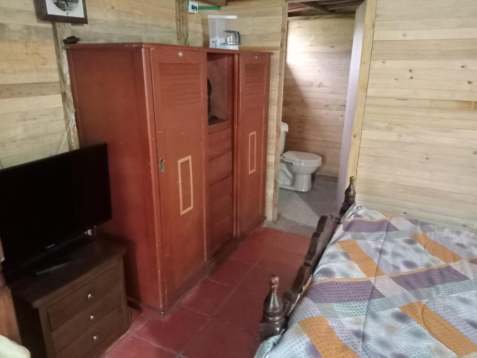 Hospedaje y Zona de Camping Pistacho