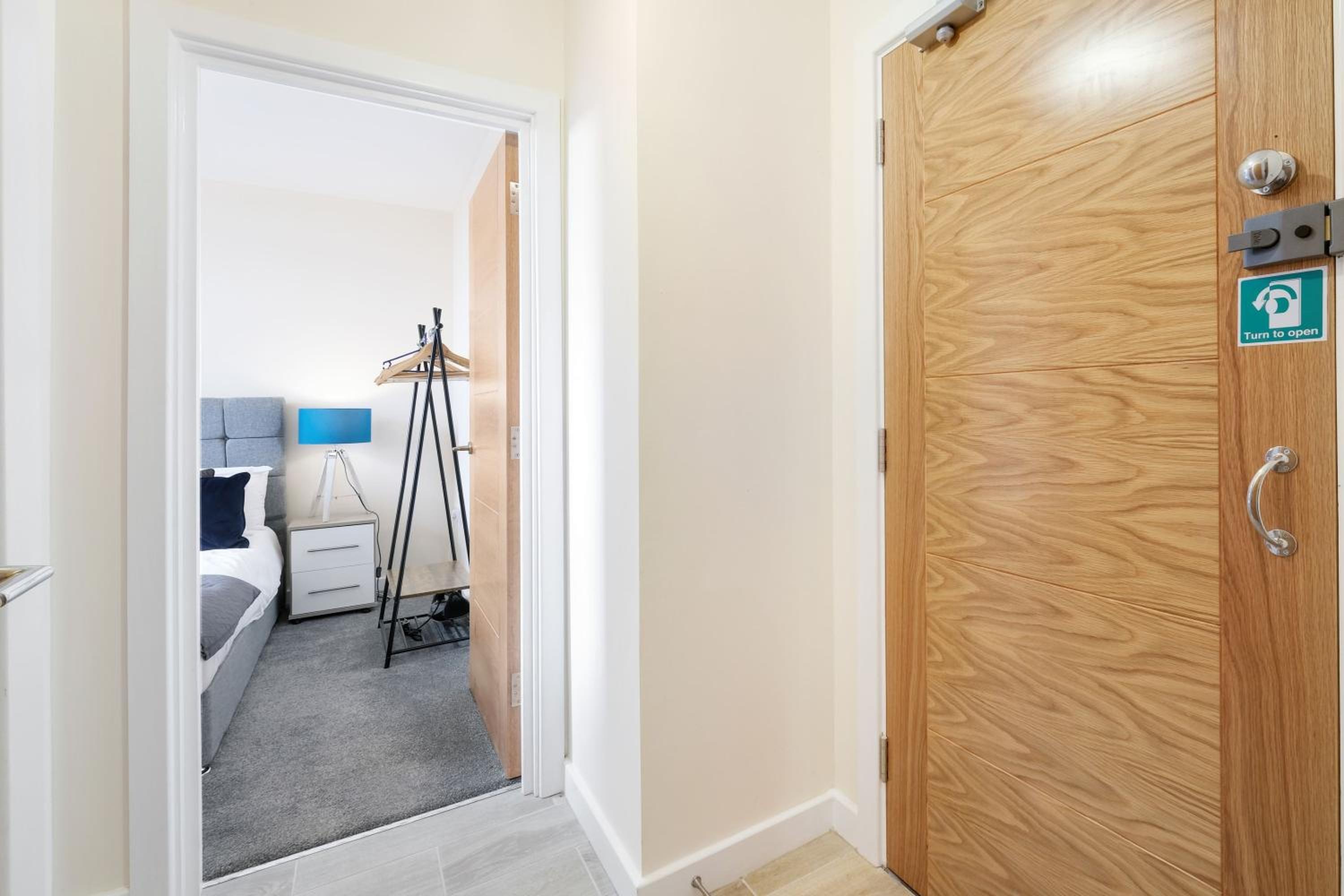 SPECIAL OFFER!! Wednesbury, 1& 2 Bedroom Apartments with Private Parking by 12Stay view 2