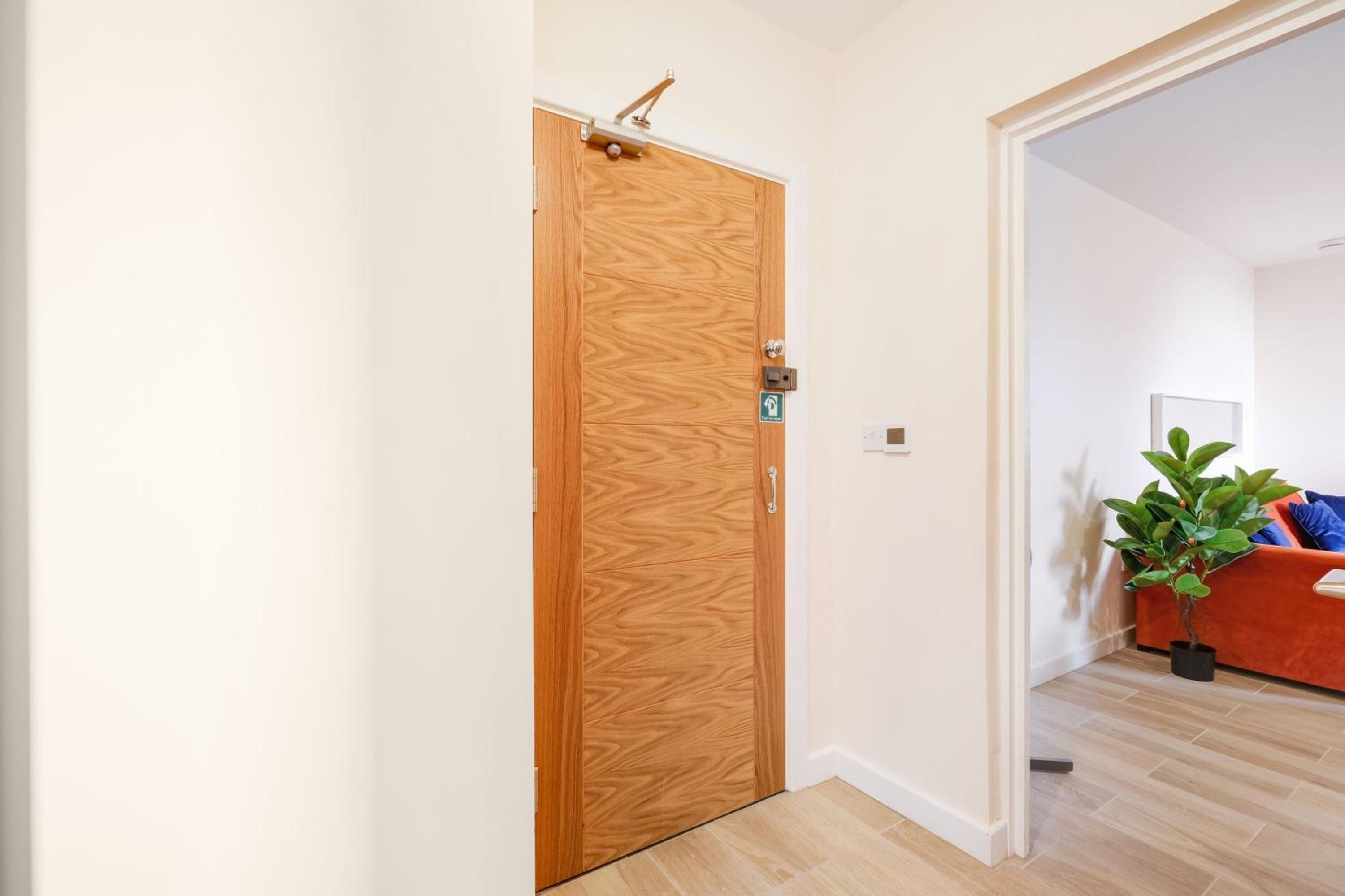 SPECIAL OFFER!! Wednesbury, 1& 2 Bedroom Apartments with Private Parking by 12Stay view 4