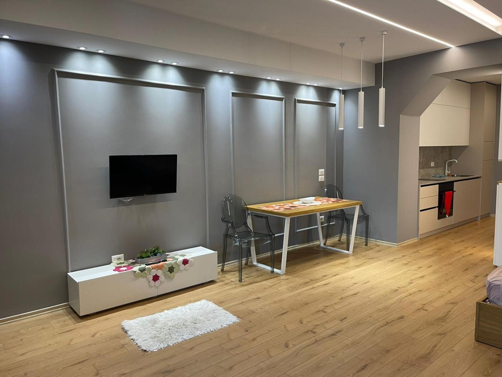 Square 21 Studio Apartments