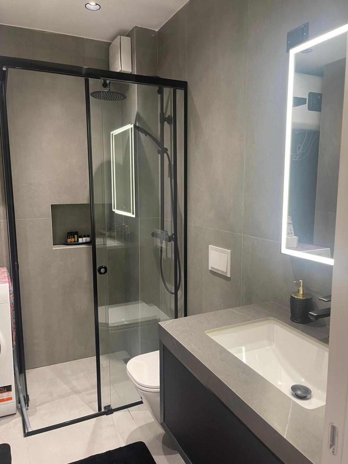 Square 21 Studio Apartments