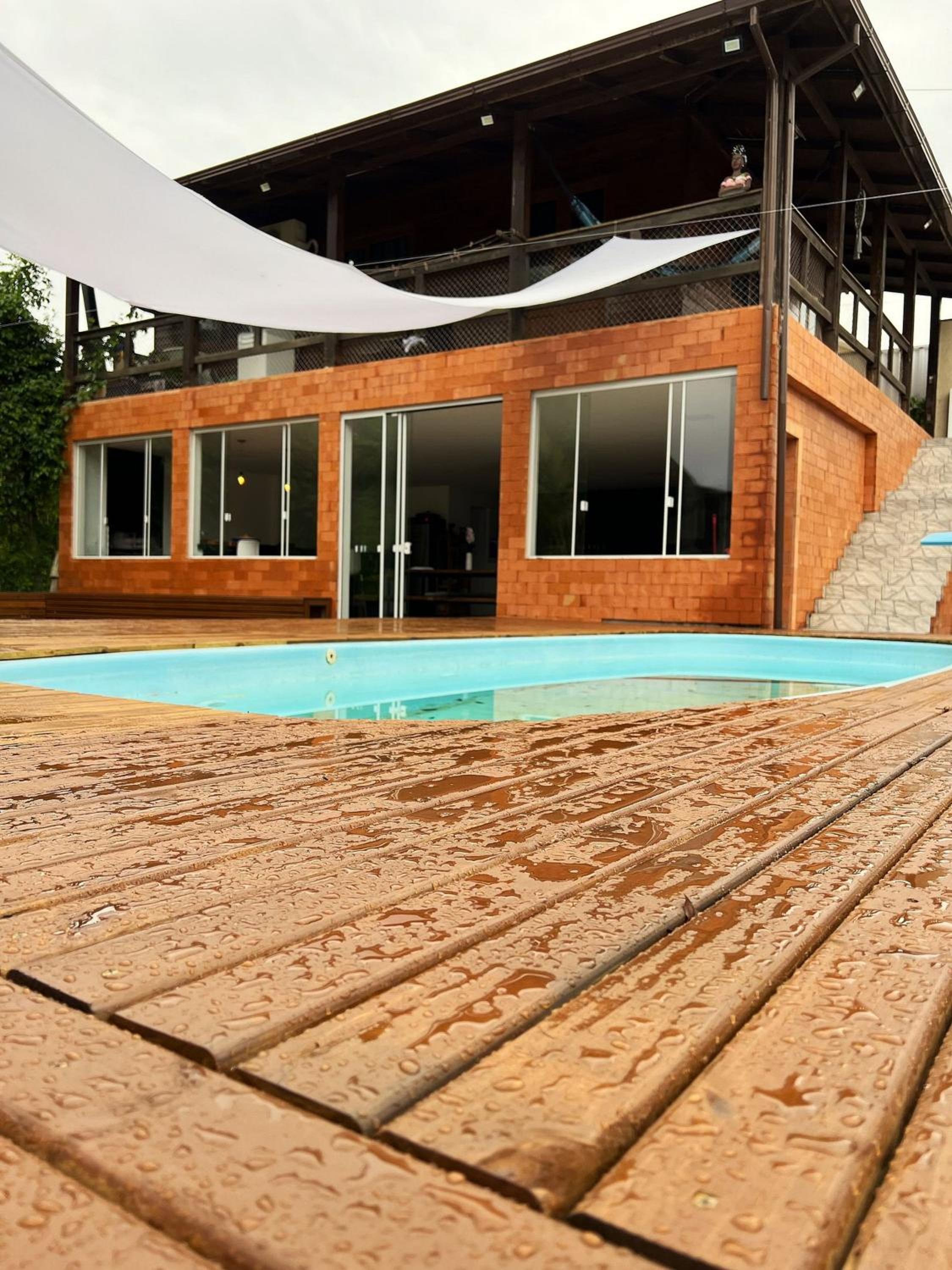 Casa com Piscina em Governador Celso Ramos/SC