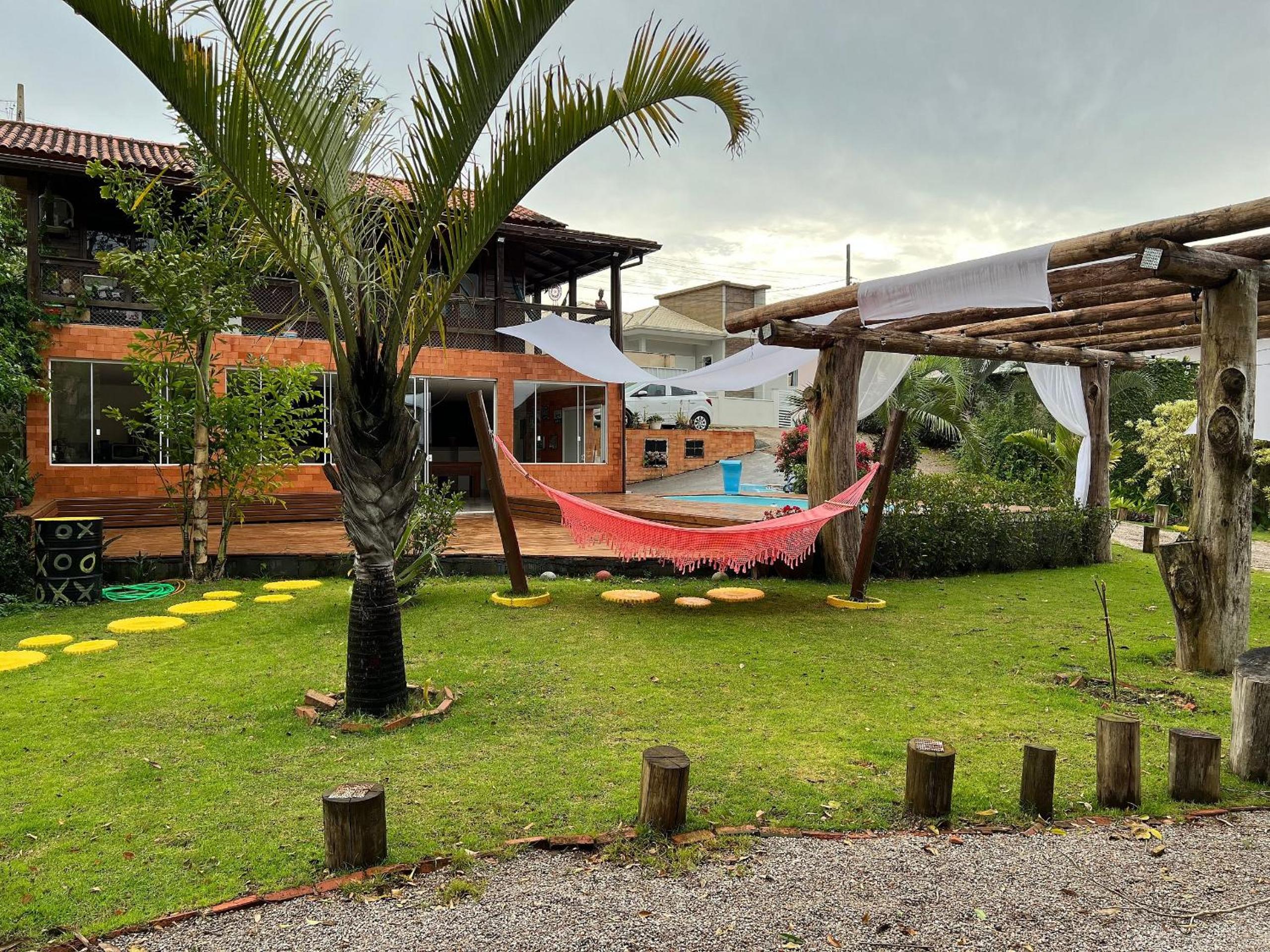 Casa com Piscina em Governador Celso Ramos/SC
